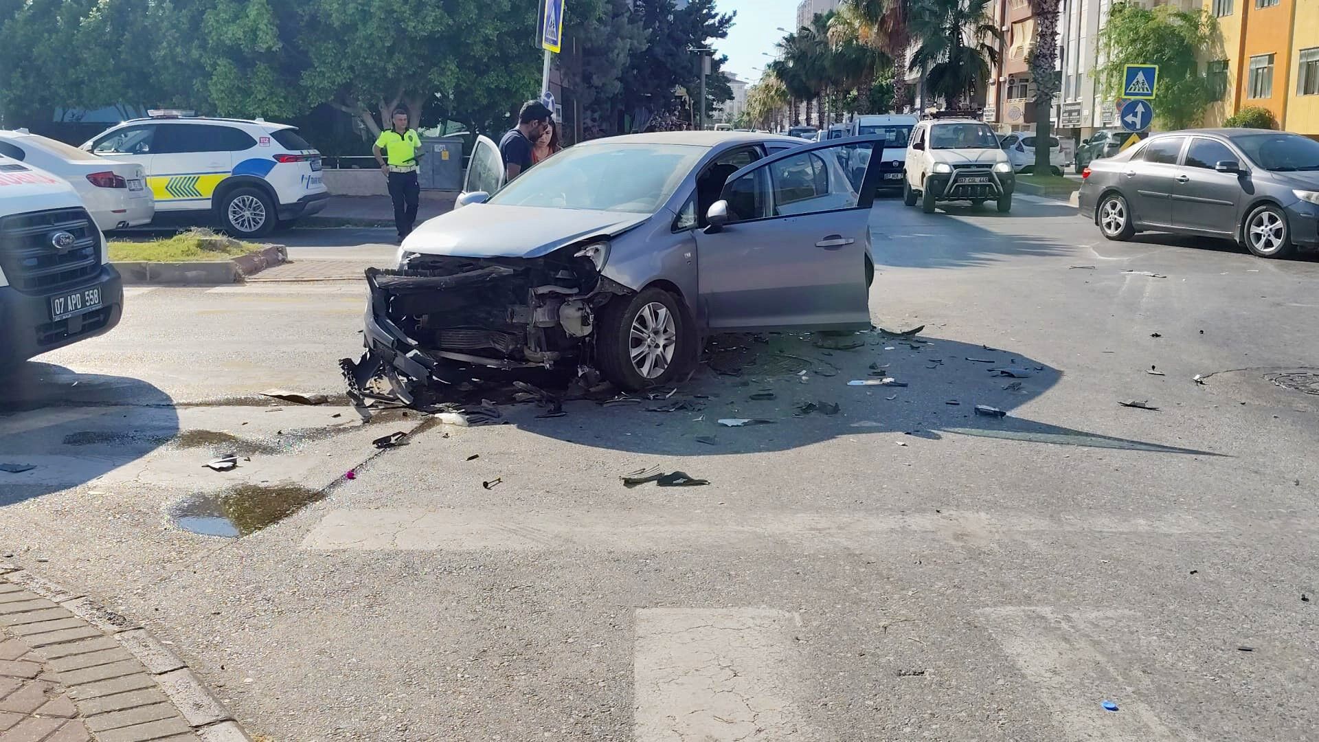 Manavgat'ta Iki Sürücü Yaralandı (2)