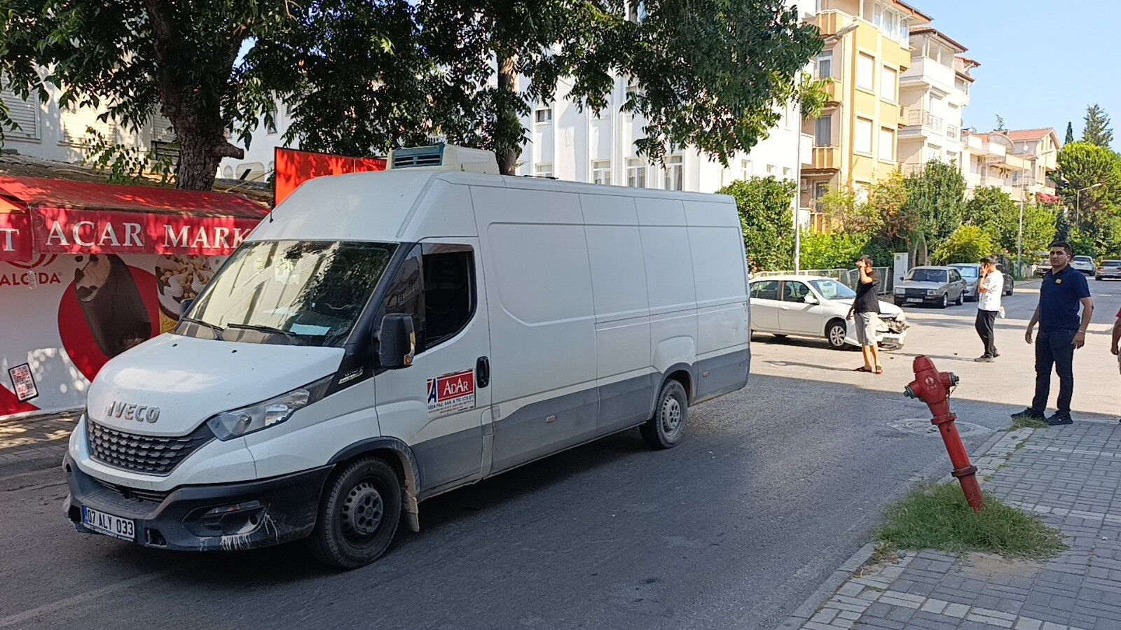 Manavgat'ta Kontrolsüz Kavşakta Korkutan Çarpışma (3)