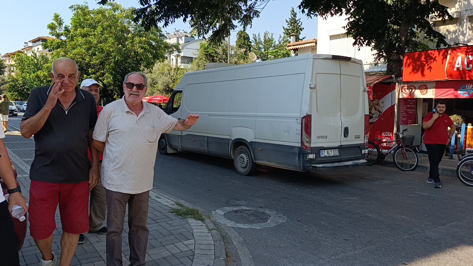 Manavgat'ta Kontrolsüz Kavşakta Korkutan Çarpışma (5)