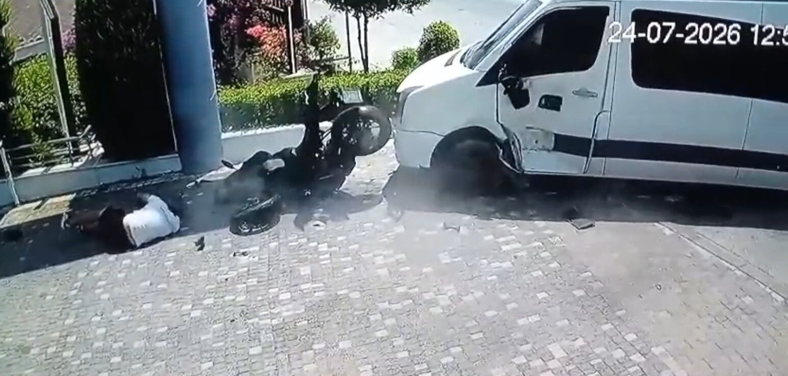 Manavgat'ta Motosikletlilerin Savrulma Anı Kamerada! Ağır Yaralılar (6)