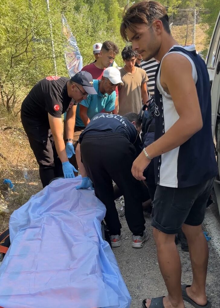 Manavgat’ta Rafting Botları Devrildi 3 Yaralı (2)