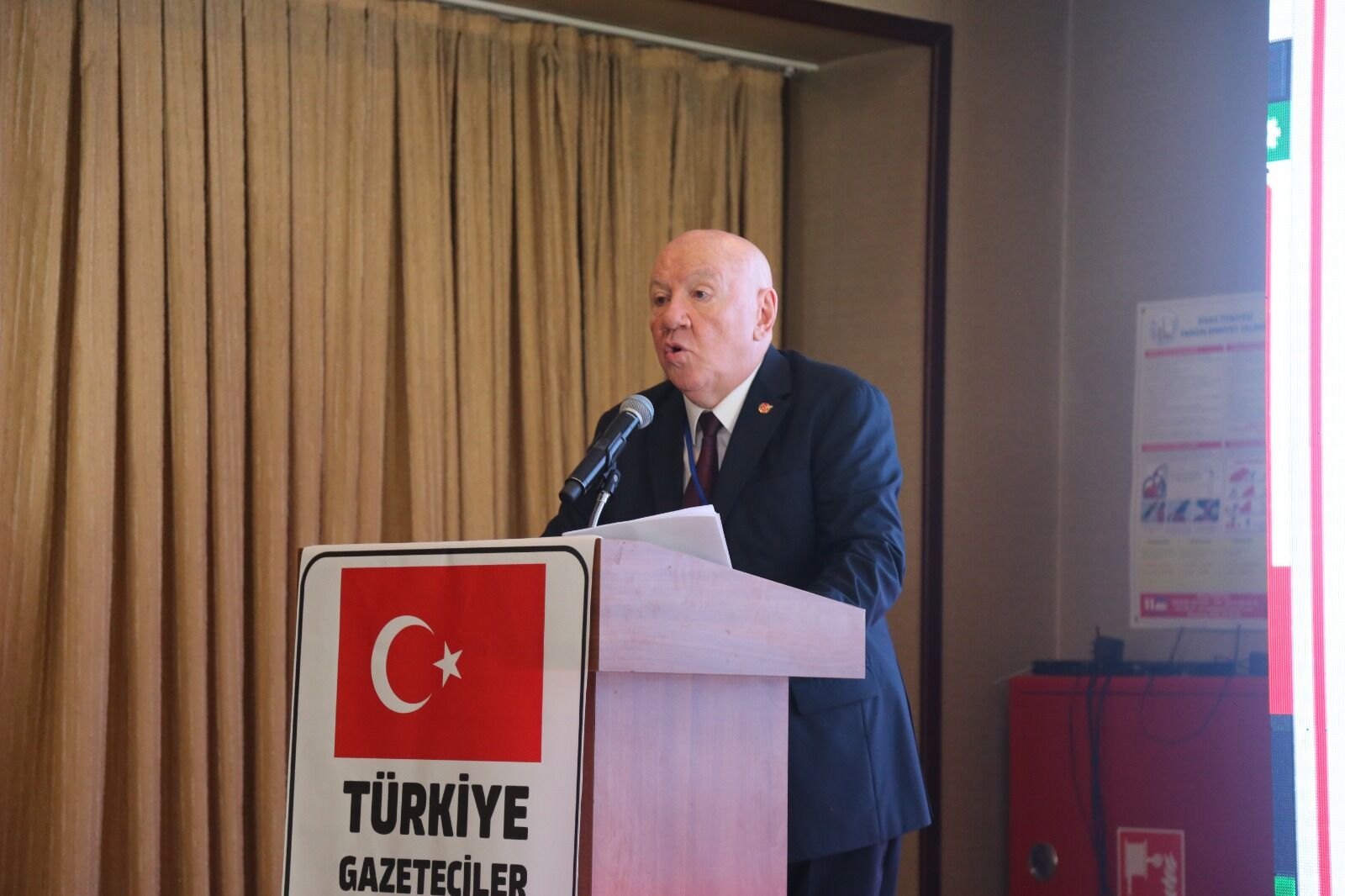 Tgk'dan Meslek Yasası Hamlesi (1)