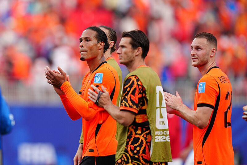Van Dijk1