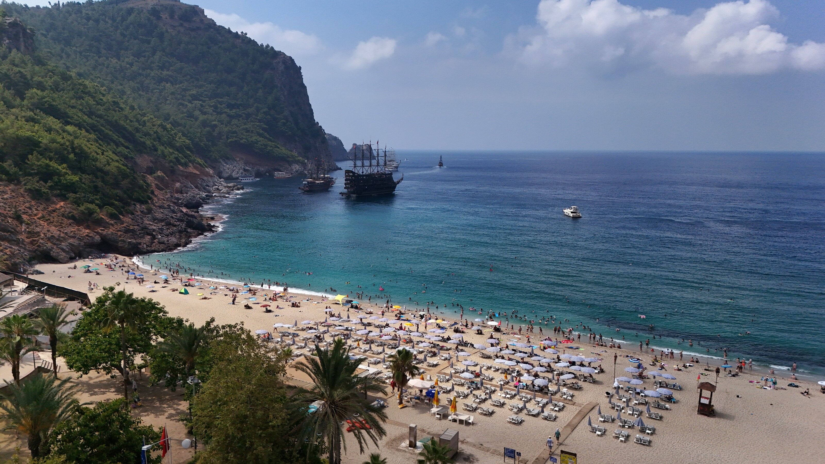 Alanya 33 Dereceyi Gördü Plajlar Doldu (3)