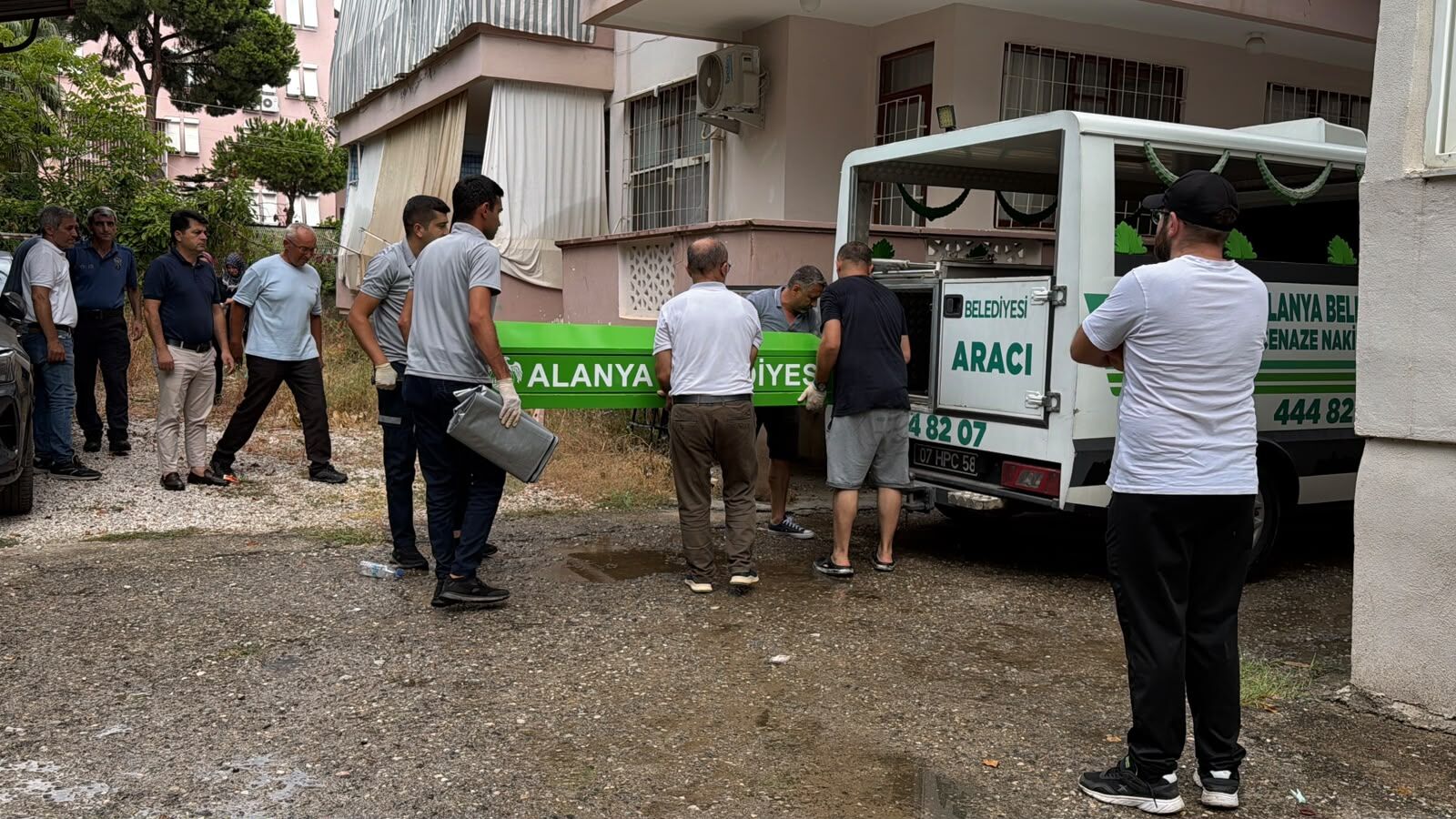 Alanya'da 82 Yaşındaki Kadın Balkondan Düşerek Hayatını Kaybetti (1)