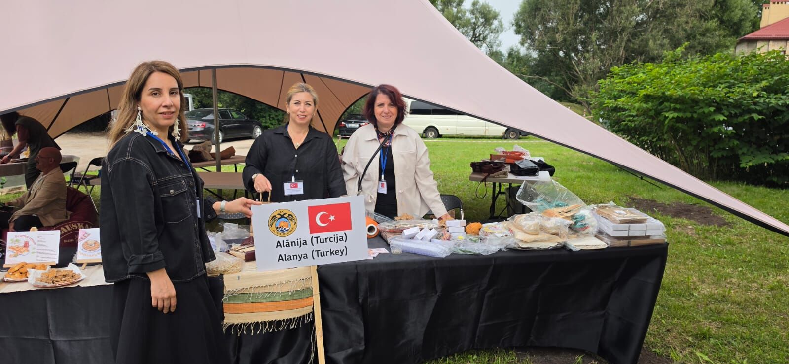 Alanya'nın Muz Lifi Ve Ipeği Letonya'da Görücüye Çıktı (2)