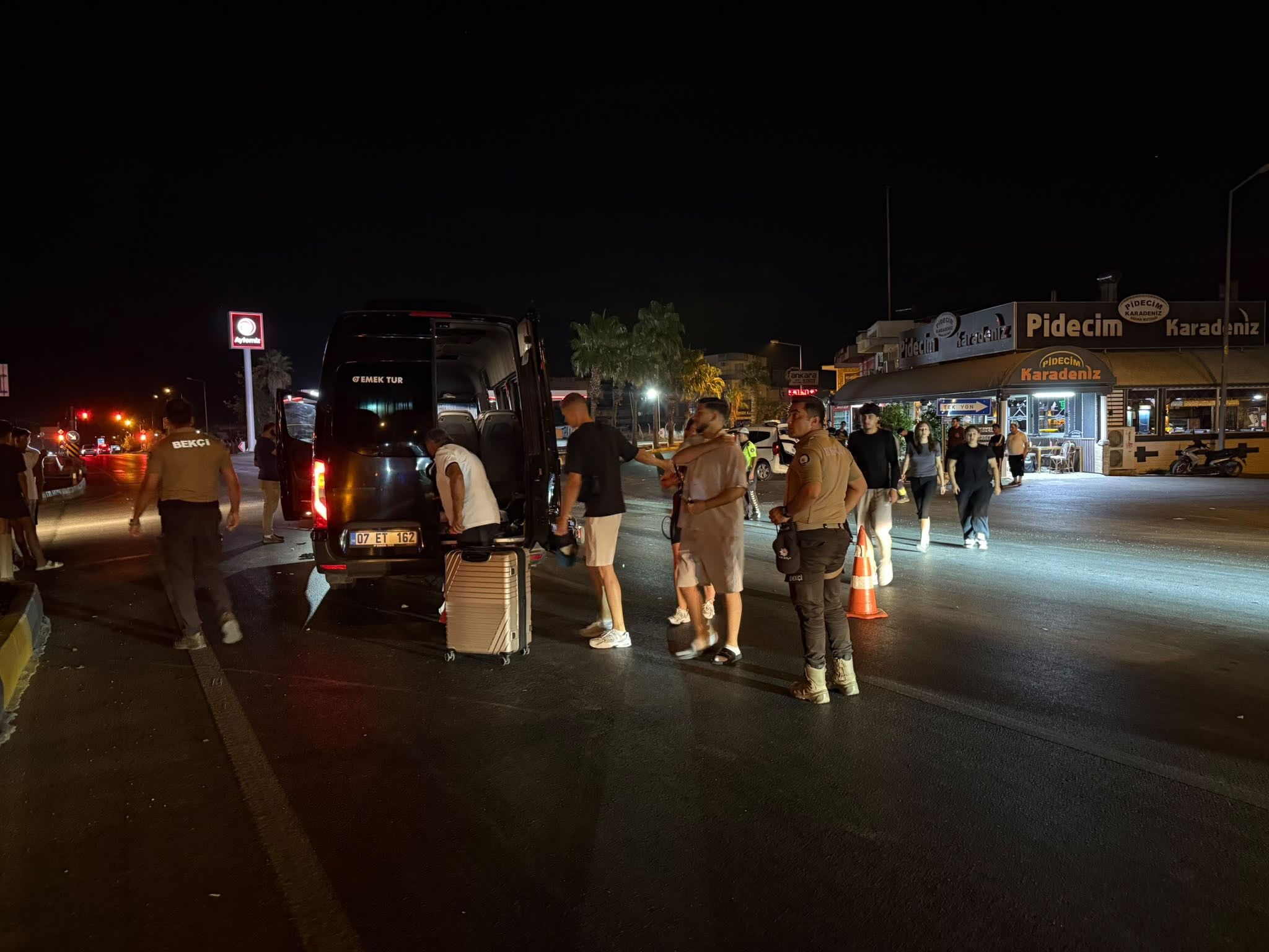 Antalya Alanya Yolunda Zincirleme Kaza Sürücü Kaçtı (3)