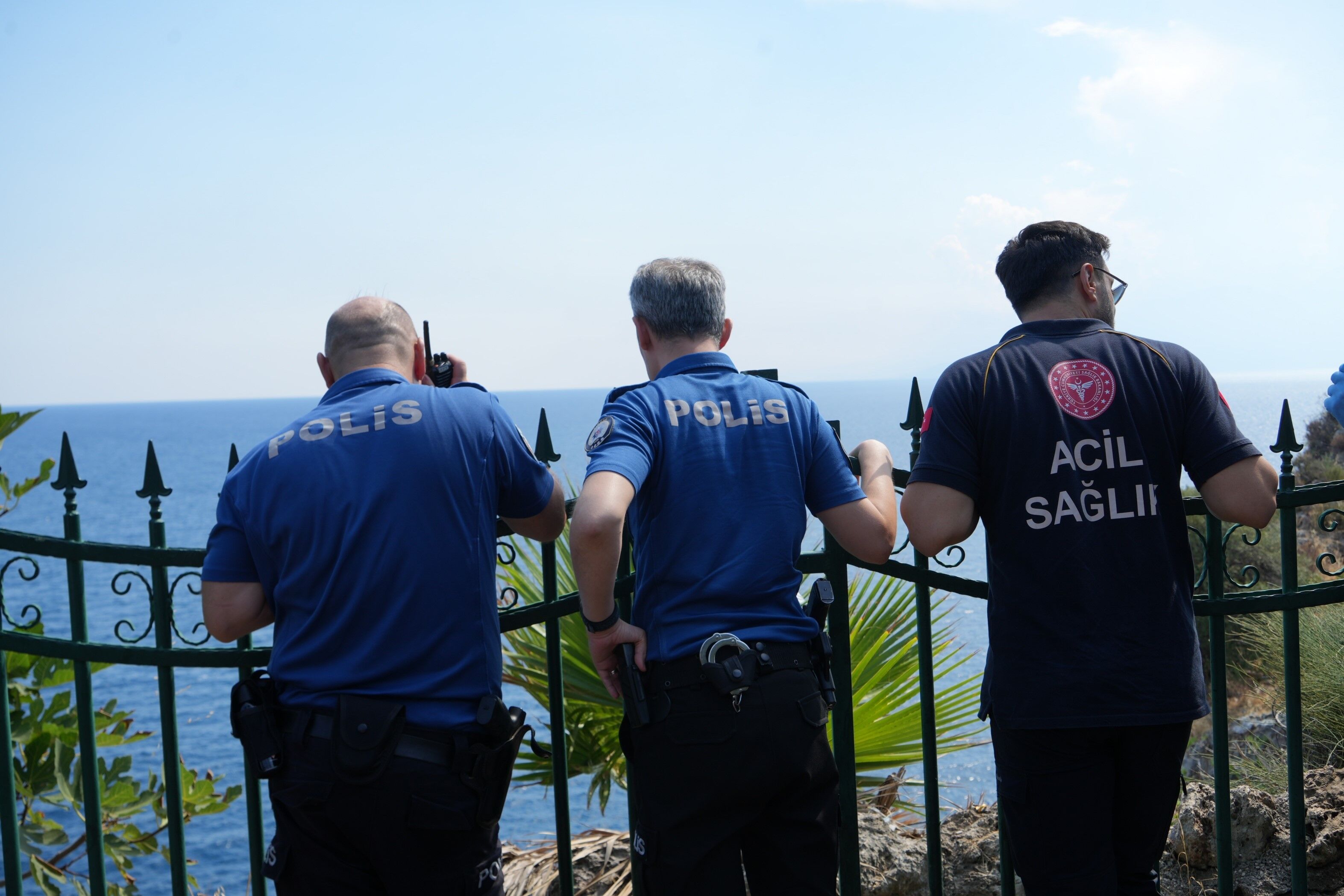 Antalya Falezlerinde Ekipler Alarma Geçti (2)