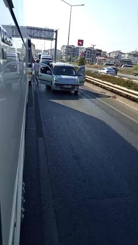 Antalya Manavgat Yolunda Servis Otobüsüne Saldırdılar (3)