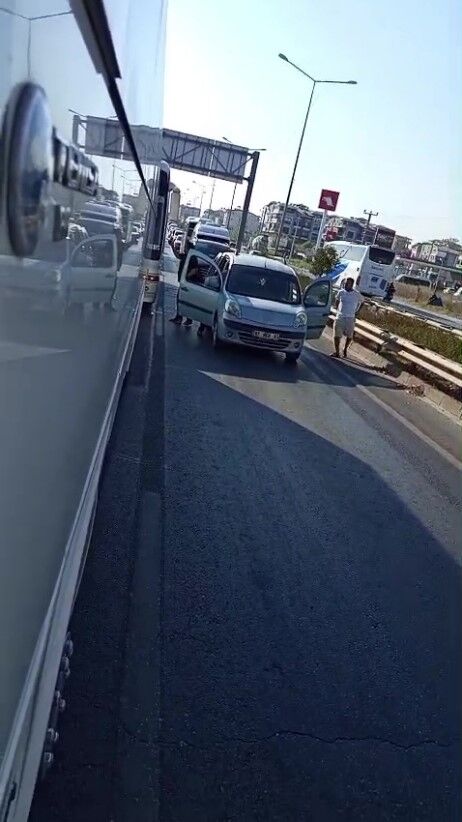 Antalya Manavgat Yolunda Servis Otobüsüne Saldırdılar (4)