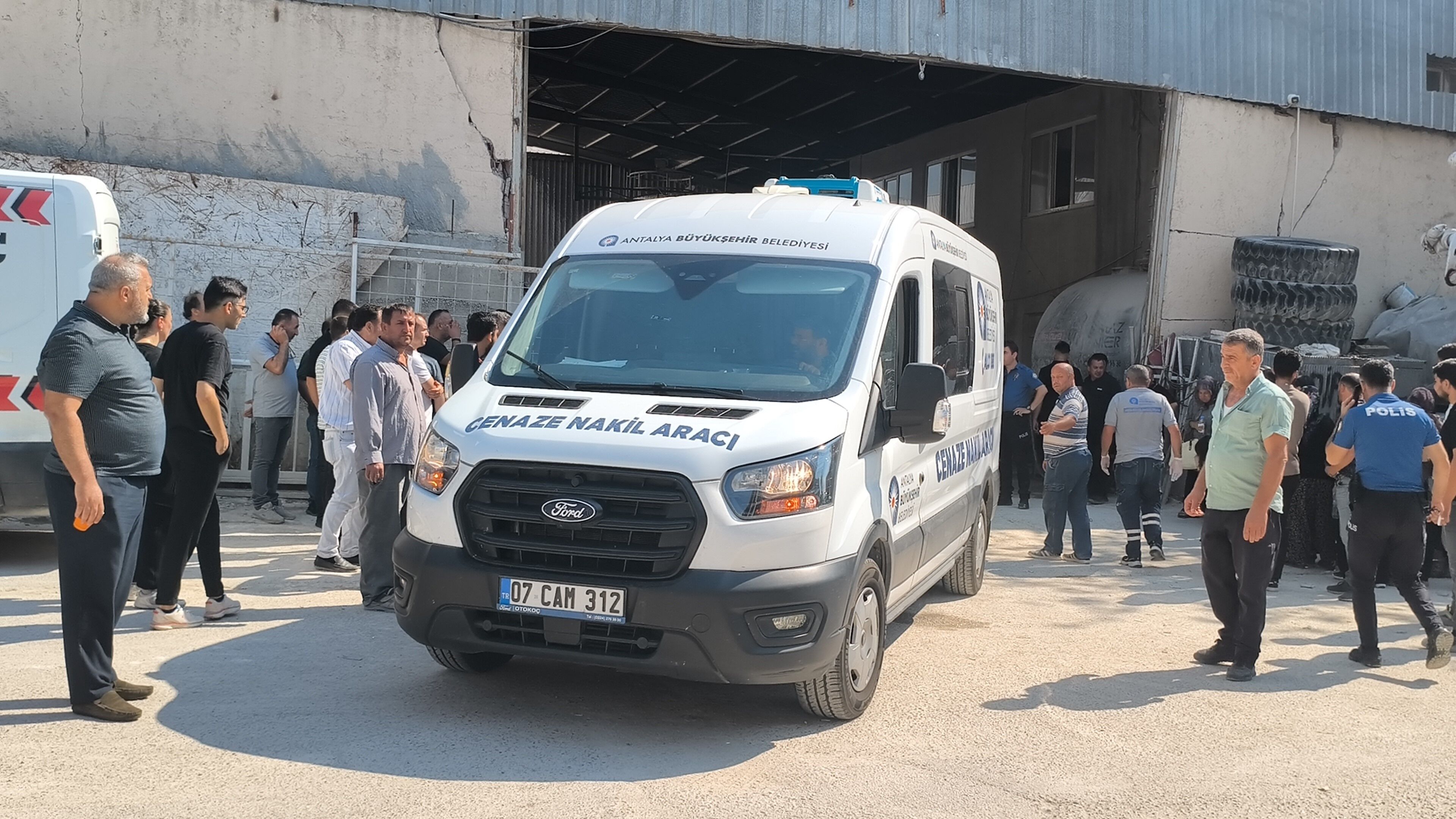 Antalya'da Ailesi Yollarını Gözlüyordu Genç Işçiden Acı Haber (4)