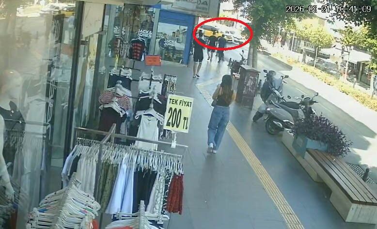 Antalya'da Araç Iş Yerine Girmekten Kurtuldu (7)
