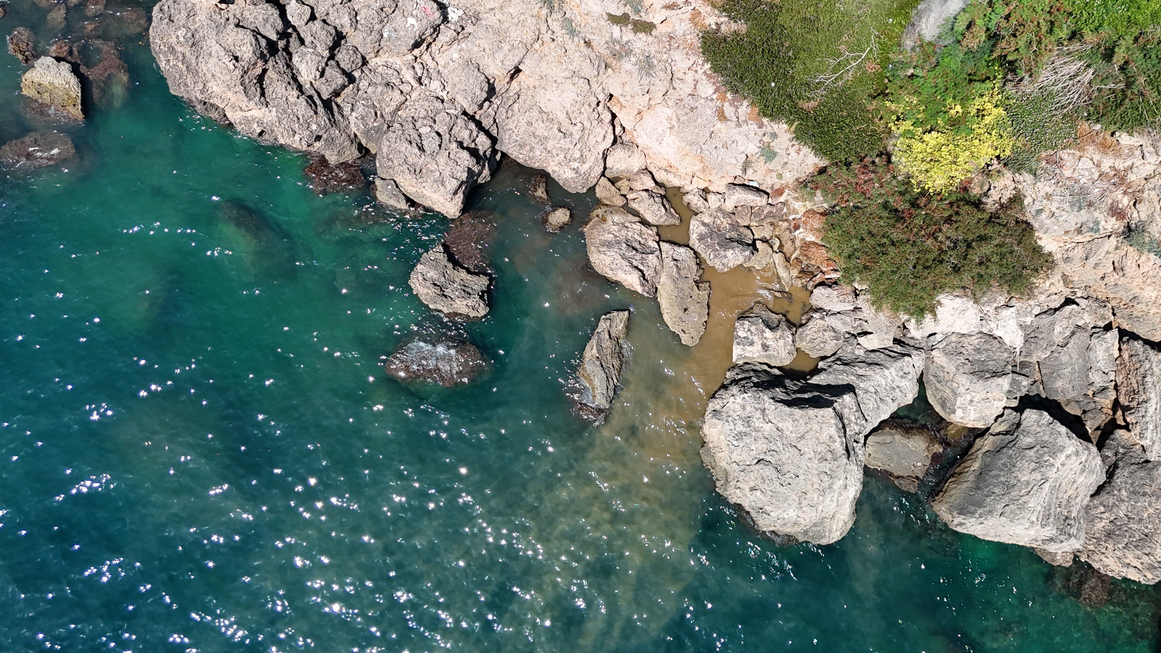 Antalya'da Atık Su Denize Aktı, Müşteriler Kaçtı (3)