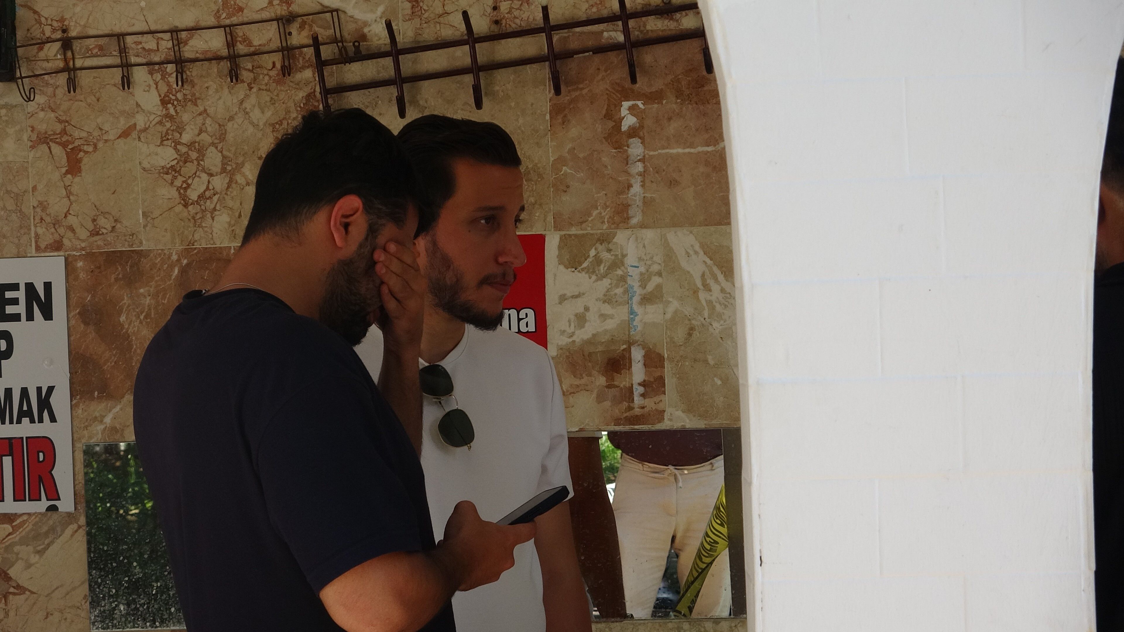 Antalya'da Camiye Gidenler Şok Oldu Tuvalette Ölü Bulundu (3)