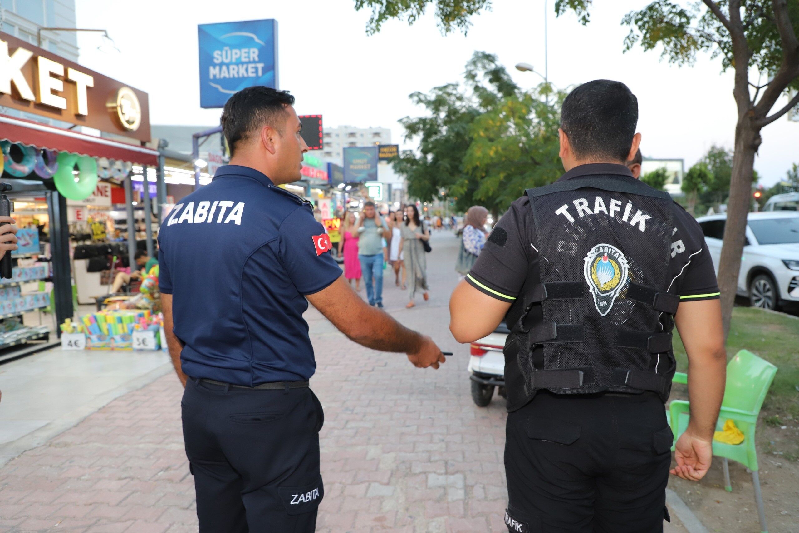 Antalya'da Esnafa Tek Tek Kaldırttılar (2)