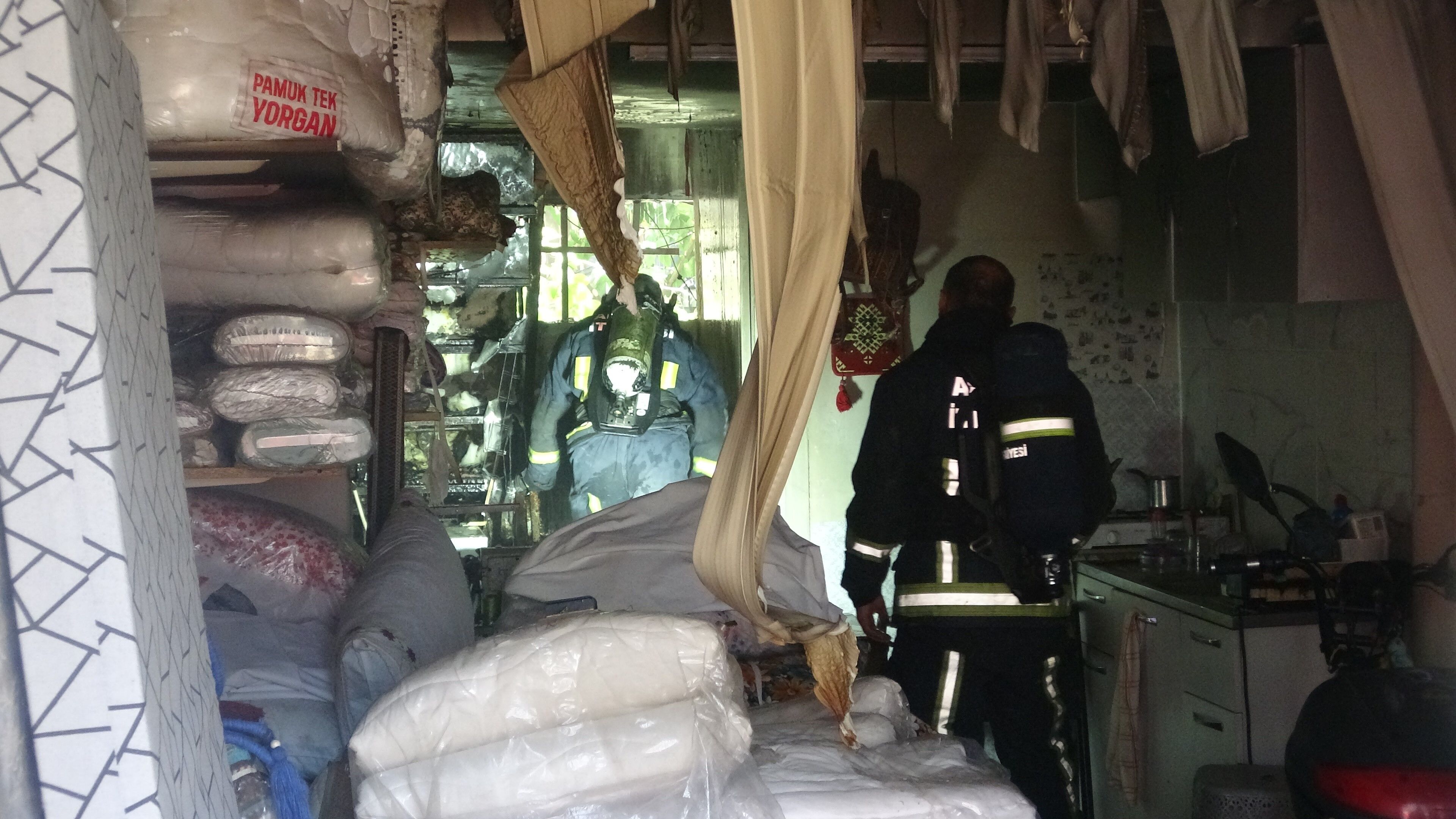 Antalya'da Kaynak Kıvılcımı Iş Yerini Yaktı (3)