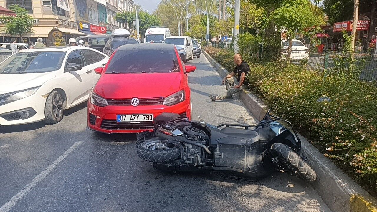 Antalya'da Kontrolsüz Manevra Kazayla Sonuçlandı (2)
