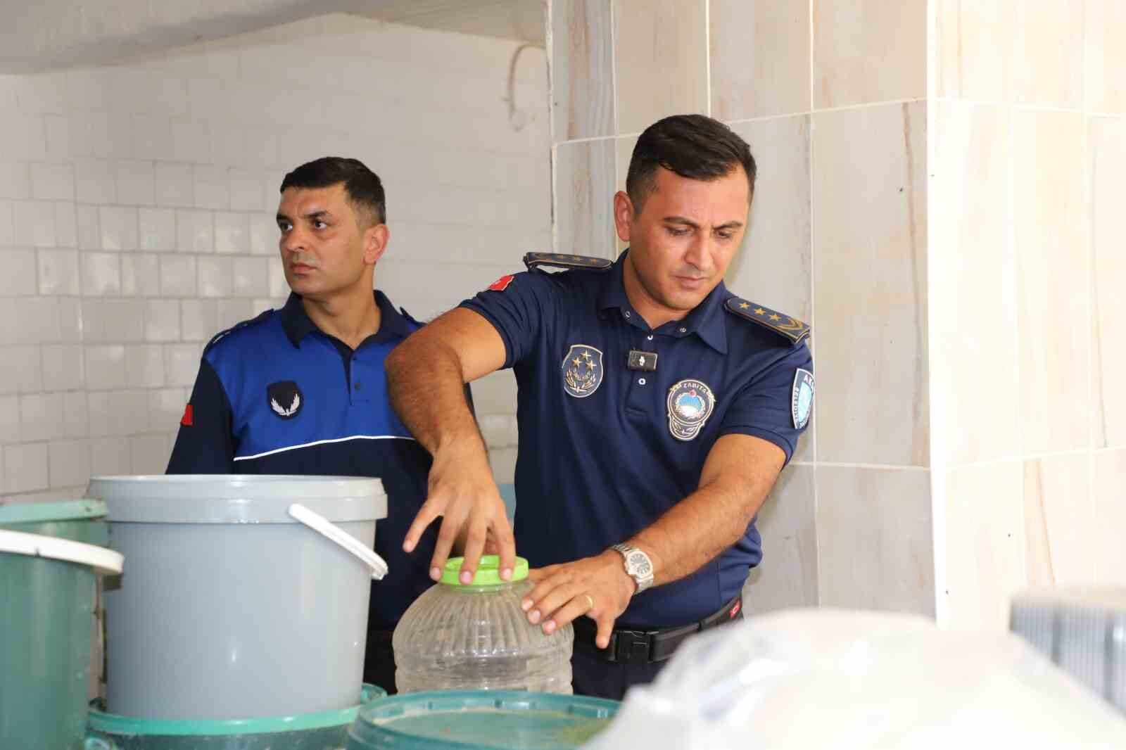 Antalya’da Mide Bulandıran Skandal! Sütler Bozuk Çıktı (1)