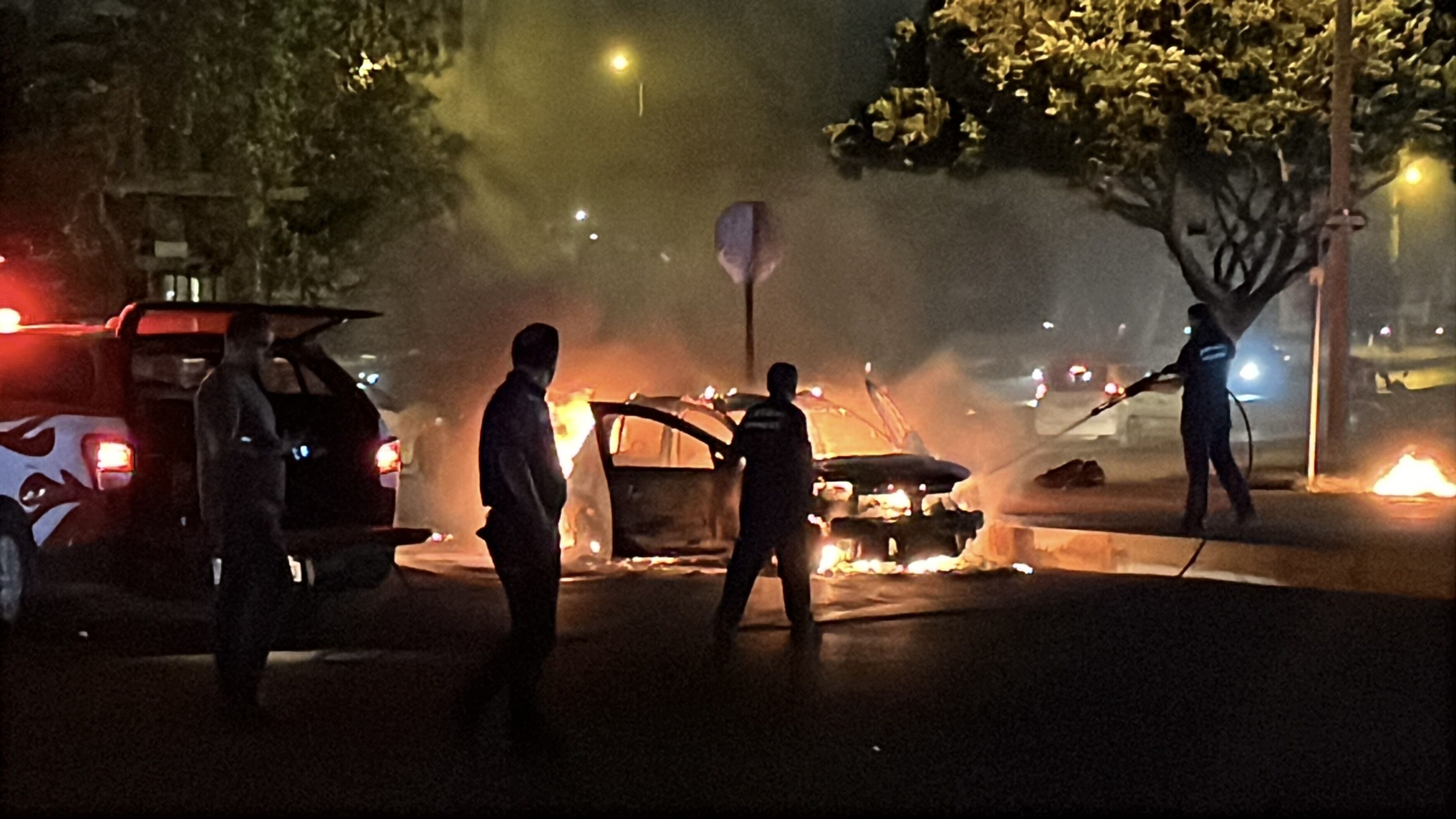 Antalya'da Otomobil Alev Topuna Döndü (1)