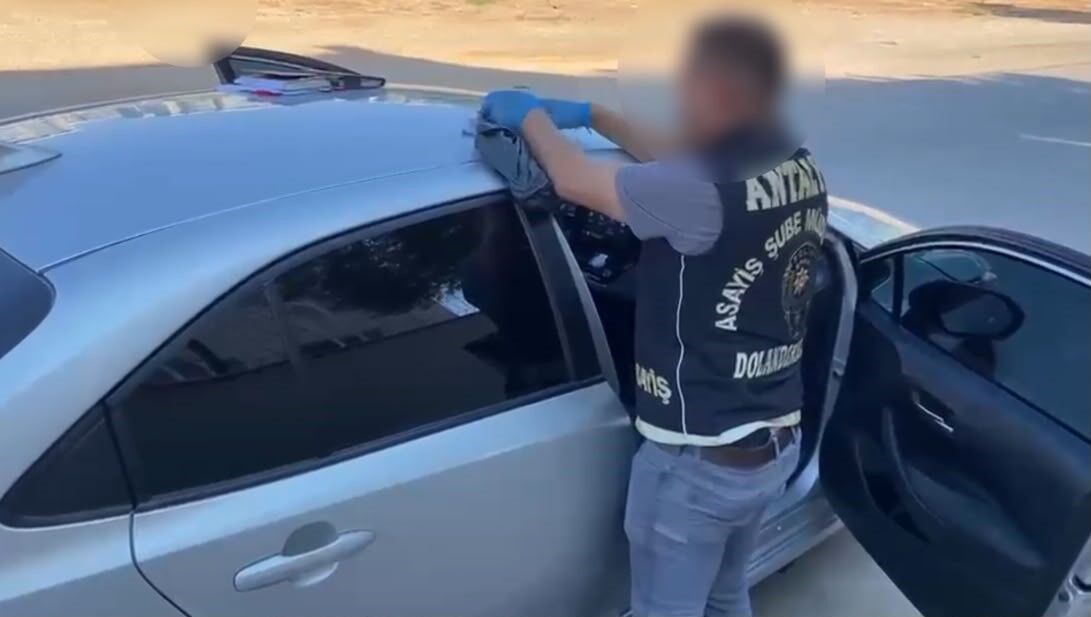 Antalya’da Telefonu Açtı, Bütün Servetini Kendi Eliyle Teslim Etti (1)