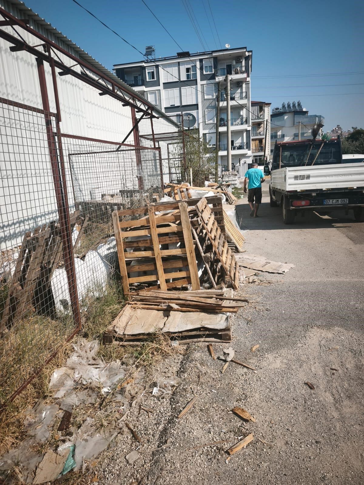 Antalya’da Vatandaş Ihbar Etti Belediye Baskını Yaptı (5)