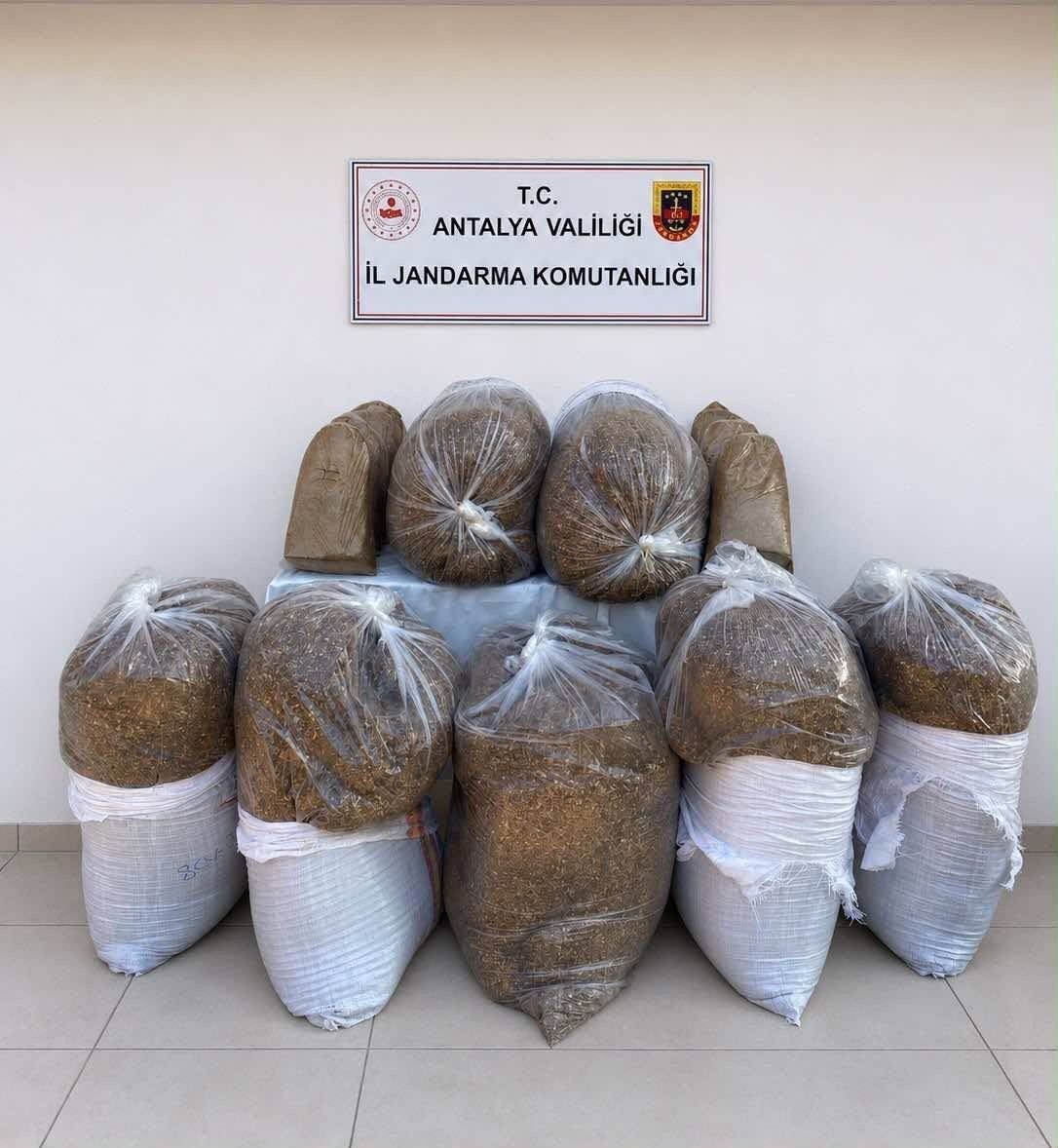 Antalya'nın Iki Ilçesinde Kaçak Tütün Operasyonu (2)