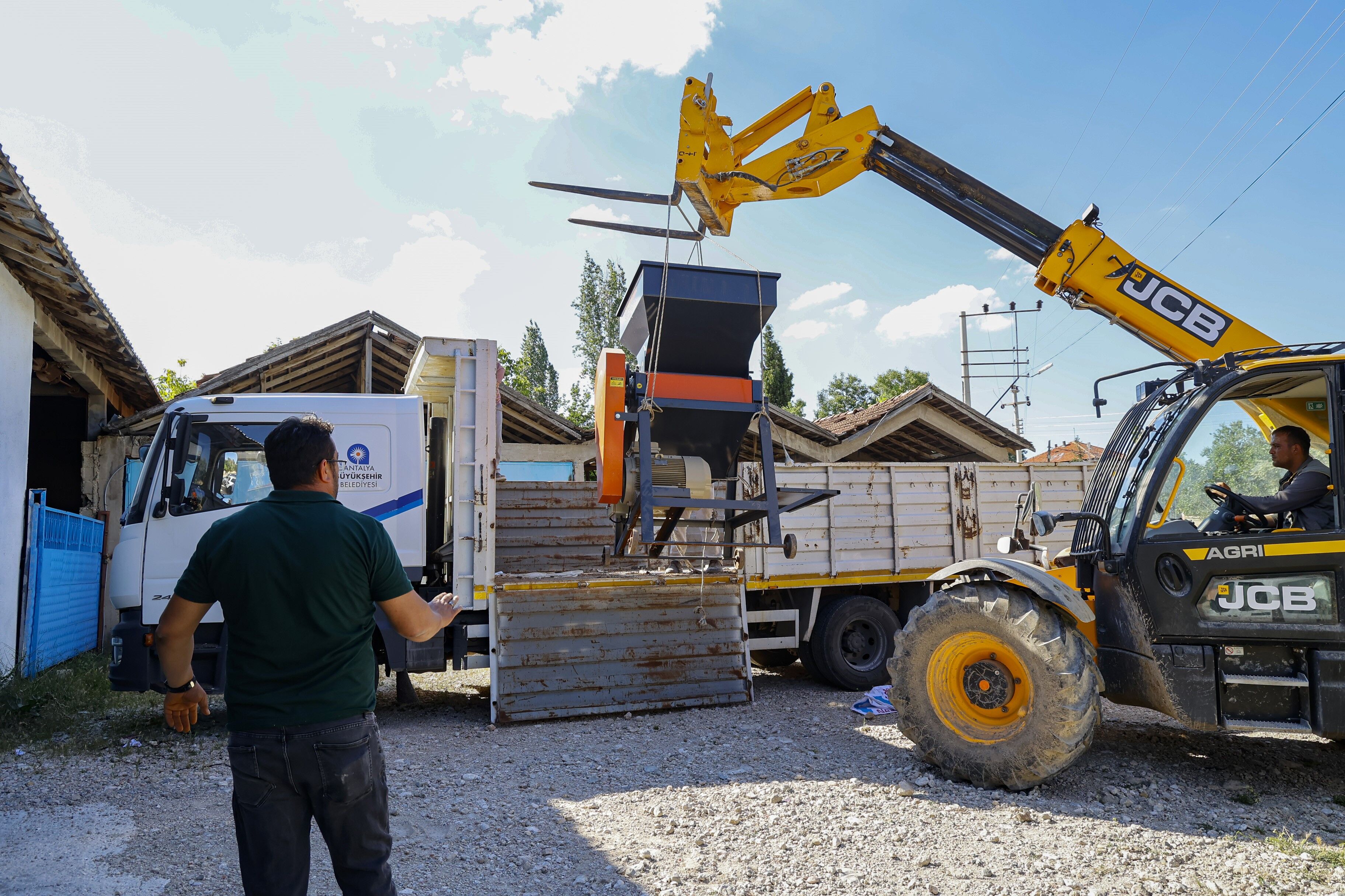 Antalya'nın O Ilçesine Süt Tankı Desteği (1)