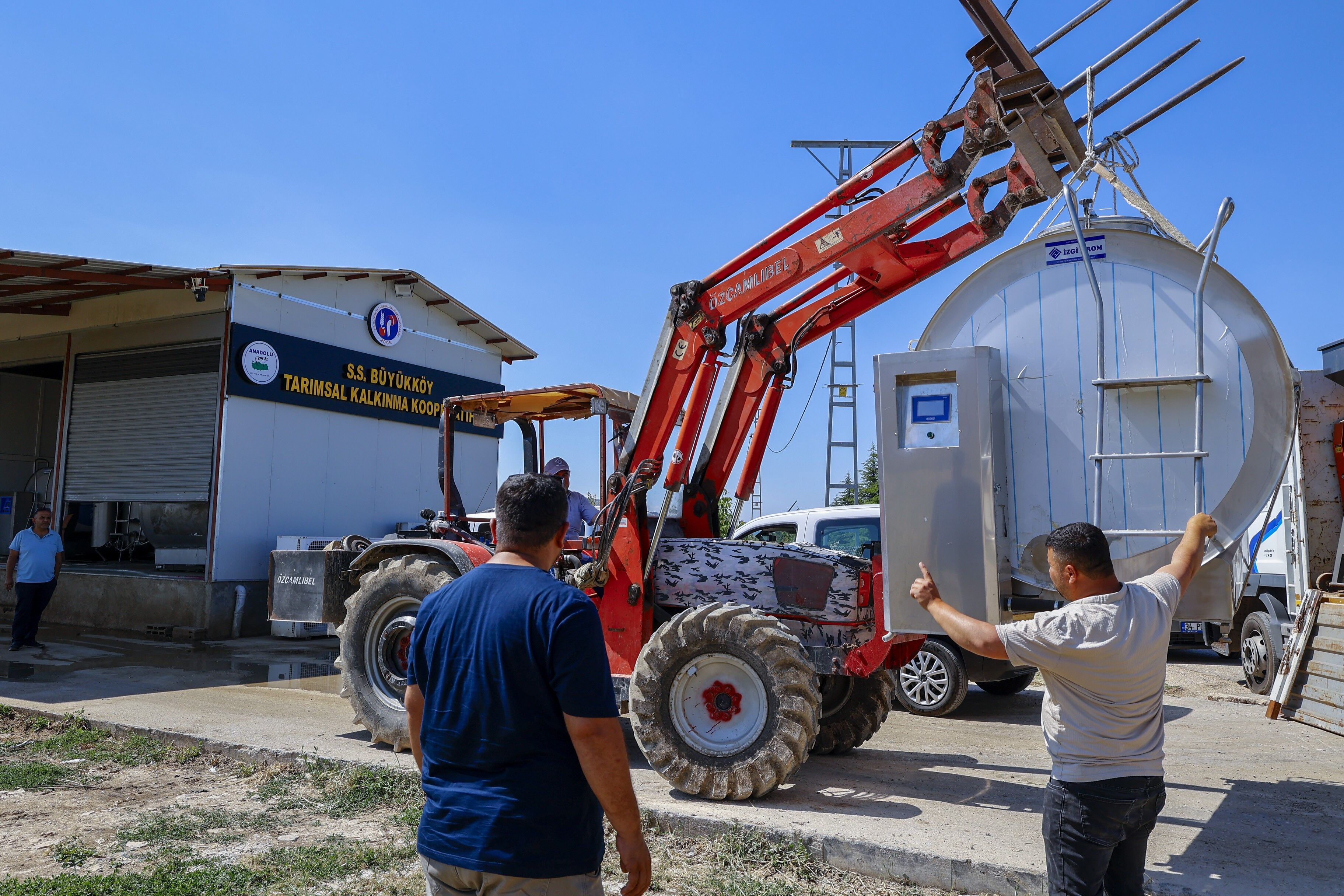 Antalya'nın O Ilçesine Süt Tankı Desteği (2)