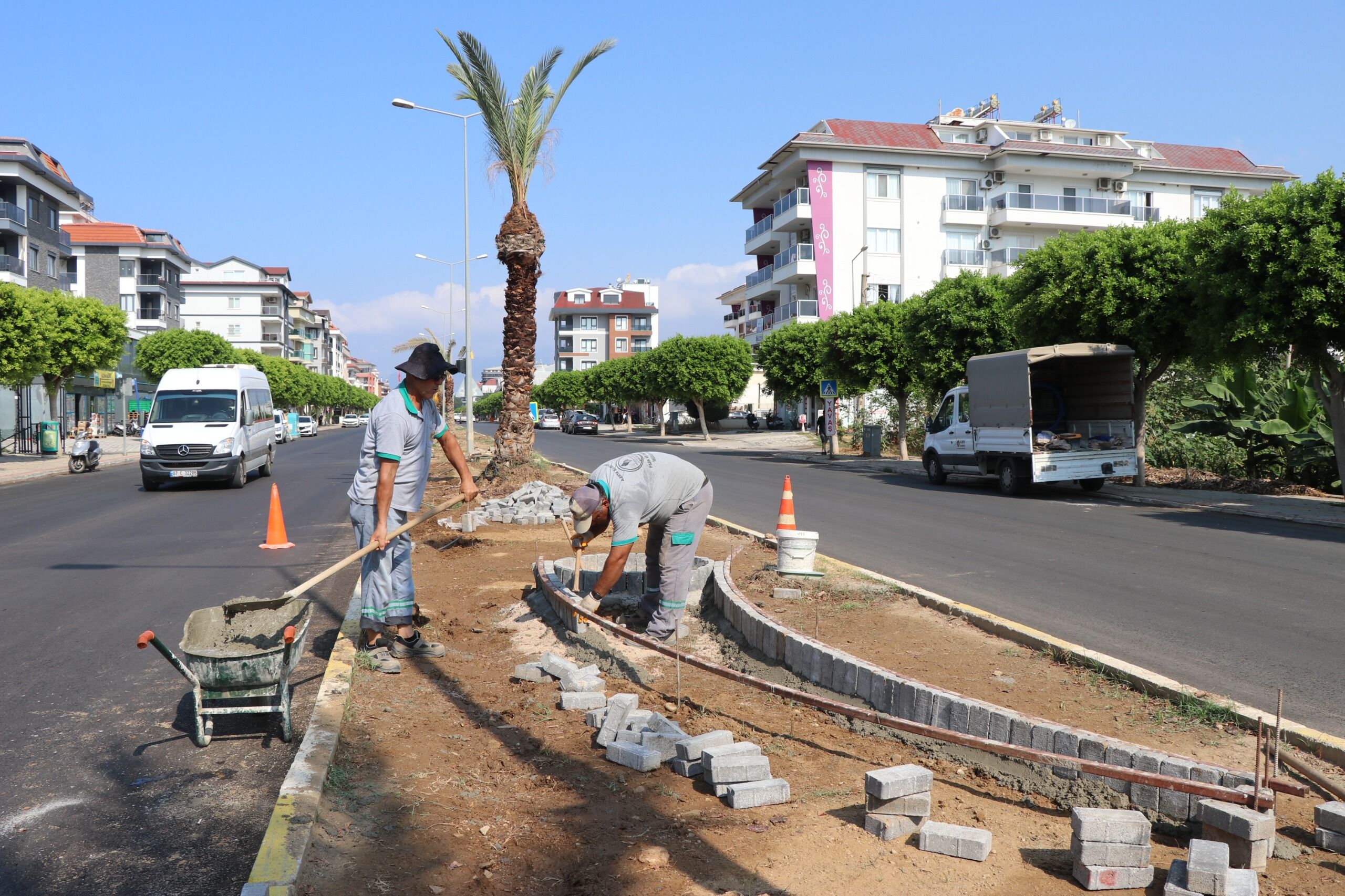 Ekipler Alanya’yı Baştan Aşağı Yeniliyor (4)