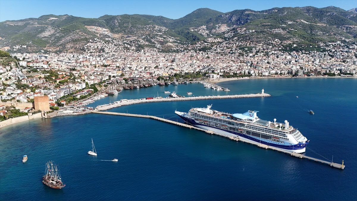 Gemi Azaldı, Yolcu Arttı! Alanya Limanı’nda Şaşırtan Istatistik (2)