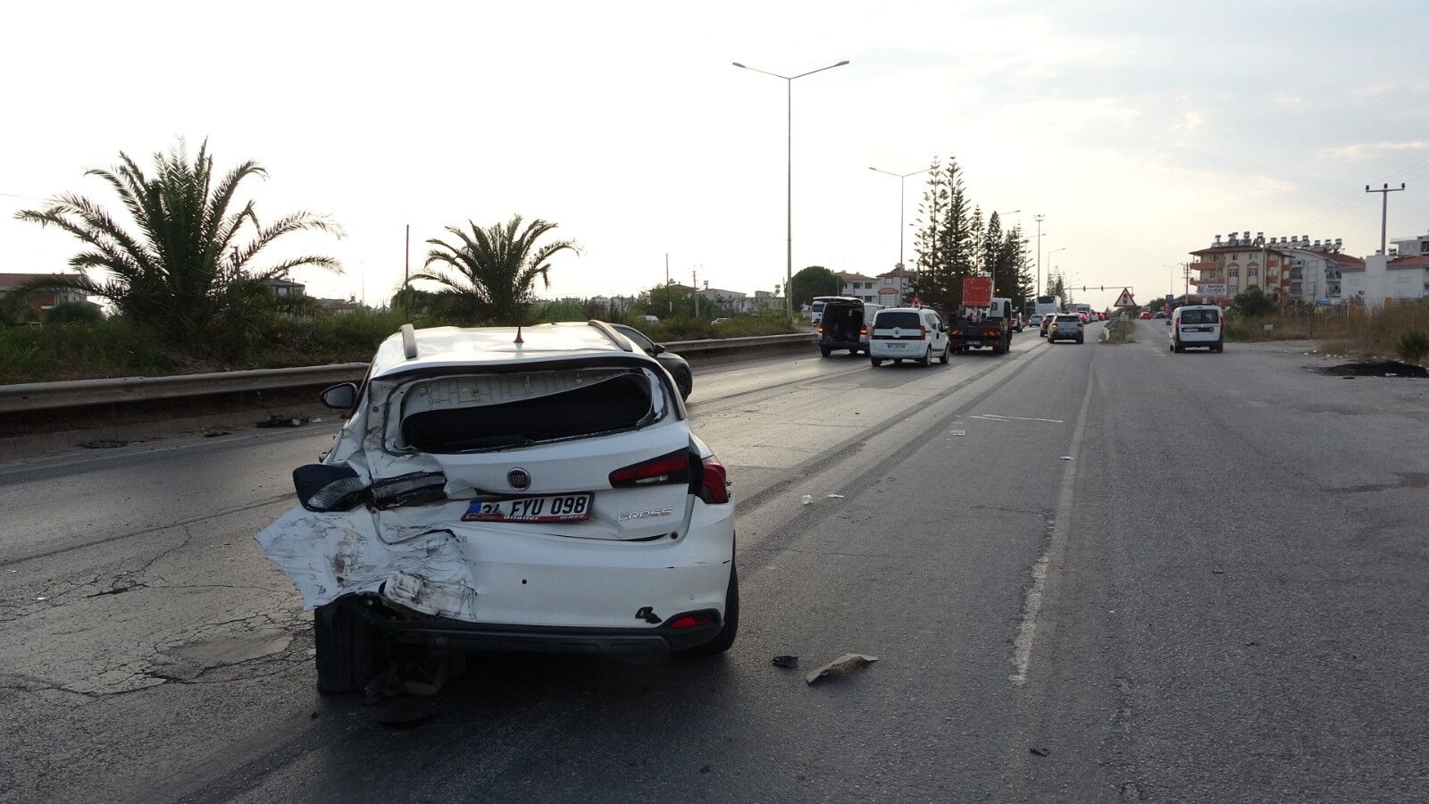 Manavgat Antalya Yolunda Alkollü Sürücü Kazaya Karıştı (3)