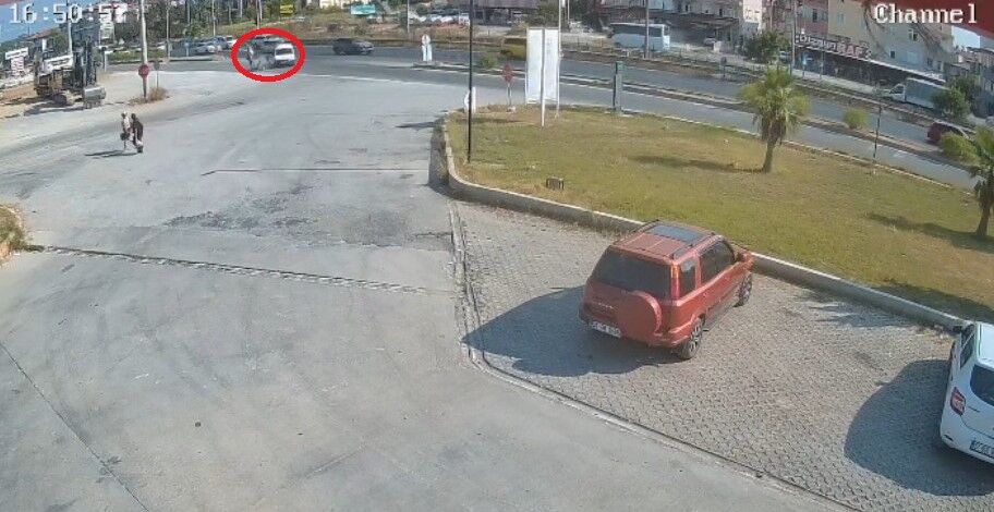 Manavgat Antalya Yolunda Elektrikli Bisiklet Kazası (1)