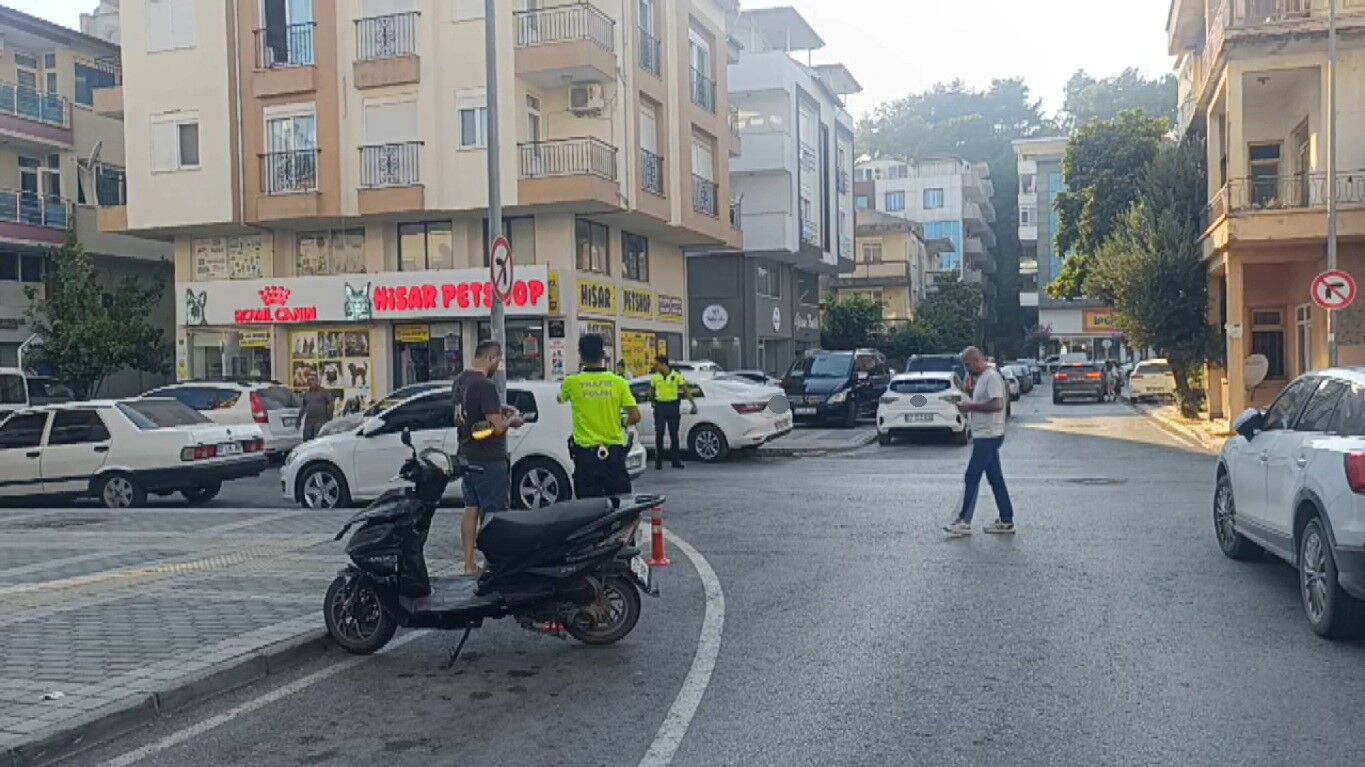 Manavgat'ta Fren Yaptı, Yolda Sürüklendi (2)