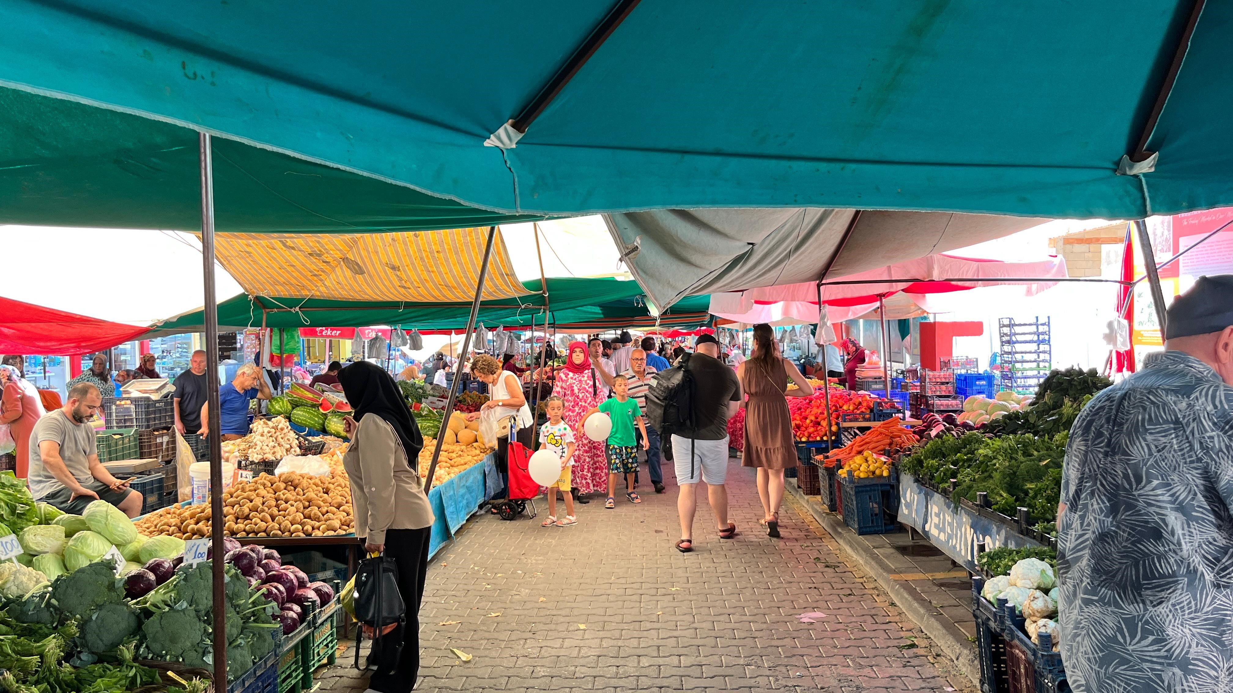 Alanya Cuma Pazarı'nda Alışveriş Yapanlar Oraya Koşuyor (4)