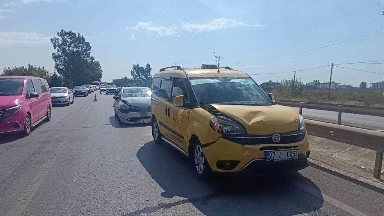 Alanya Manavgat Yolu Kilitlendi! (4)