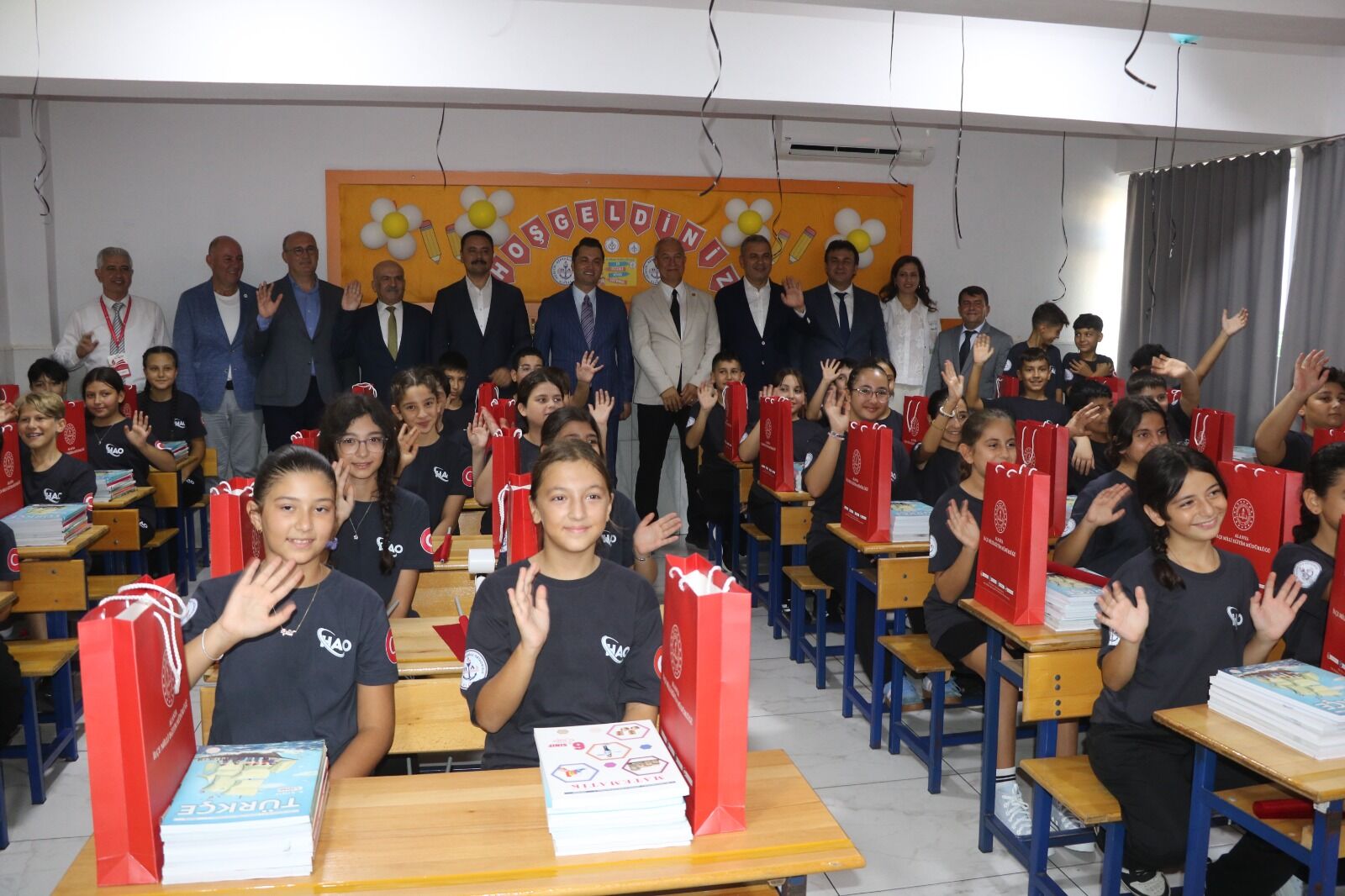 Alanya’da 64 Bin Öğrenci Için Bugün Ders Zili Çaldı (1)