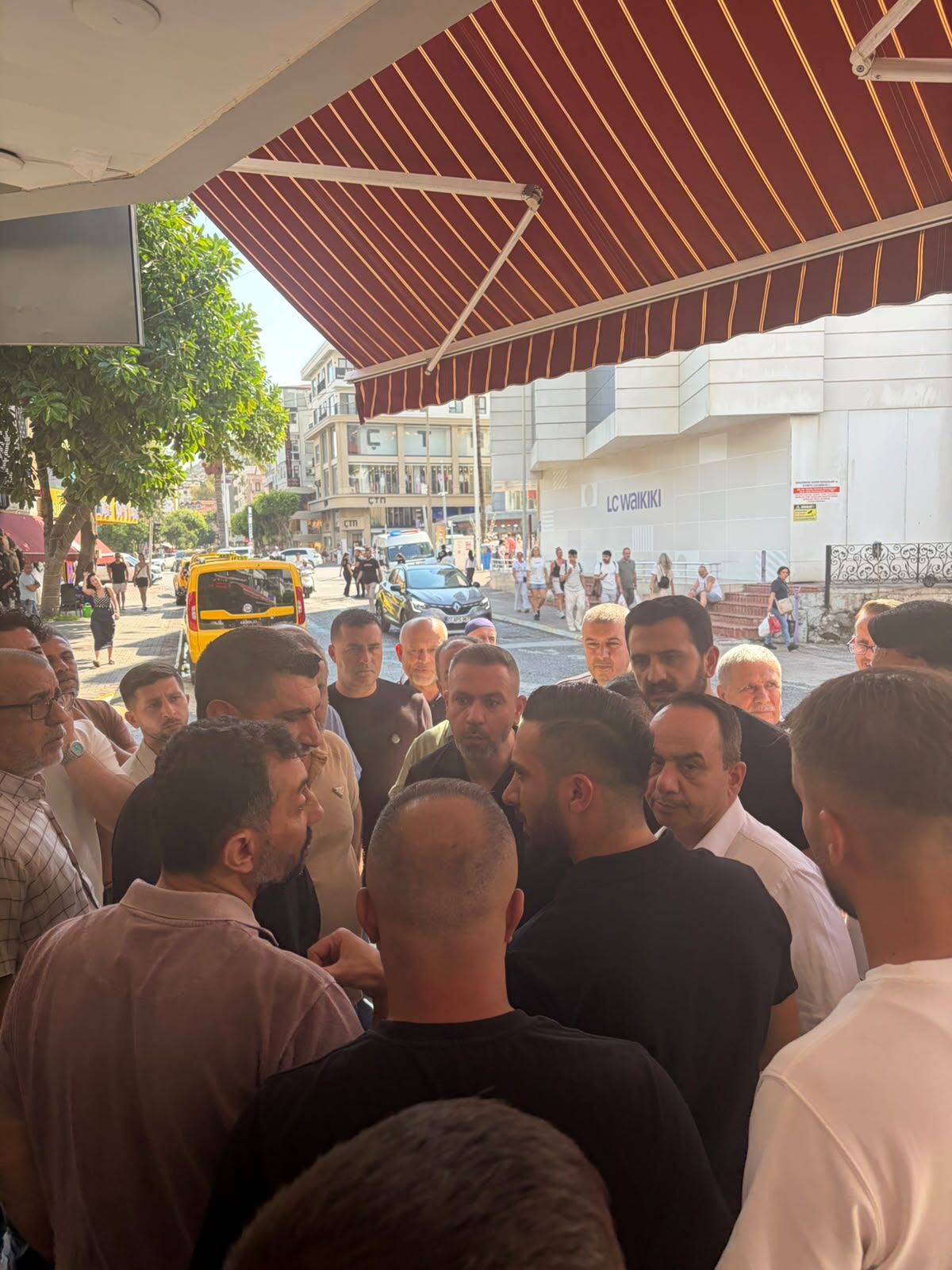 Alanya'da Esnaf Meydana Inecek! Marka Avukatları Zorluyor (3)