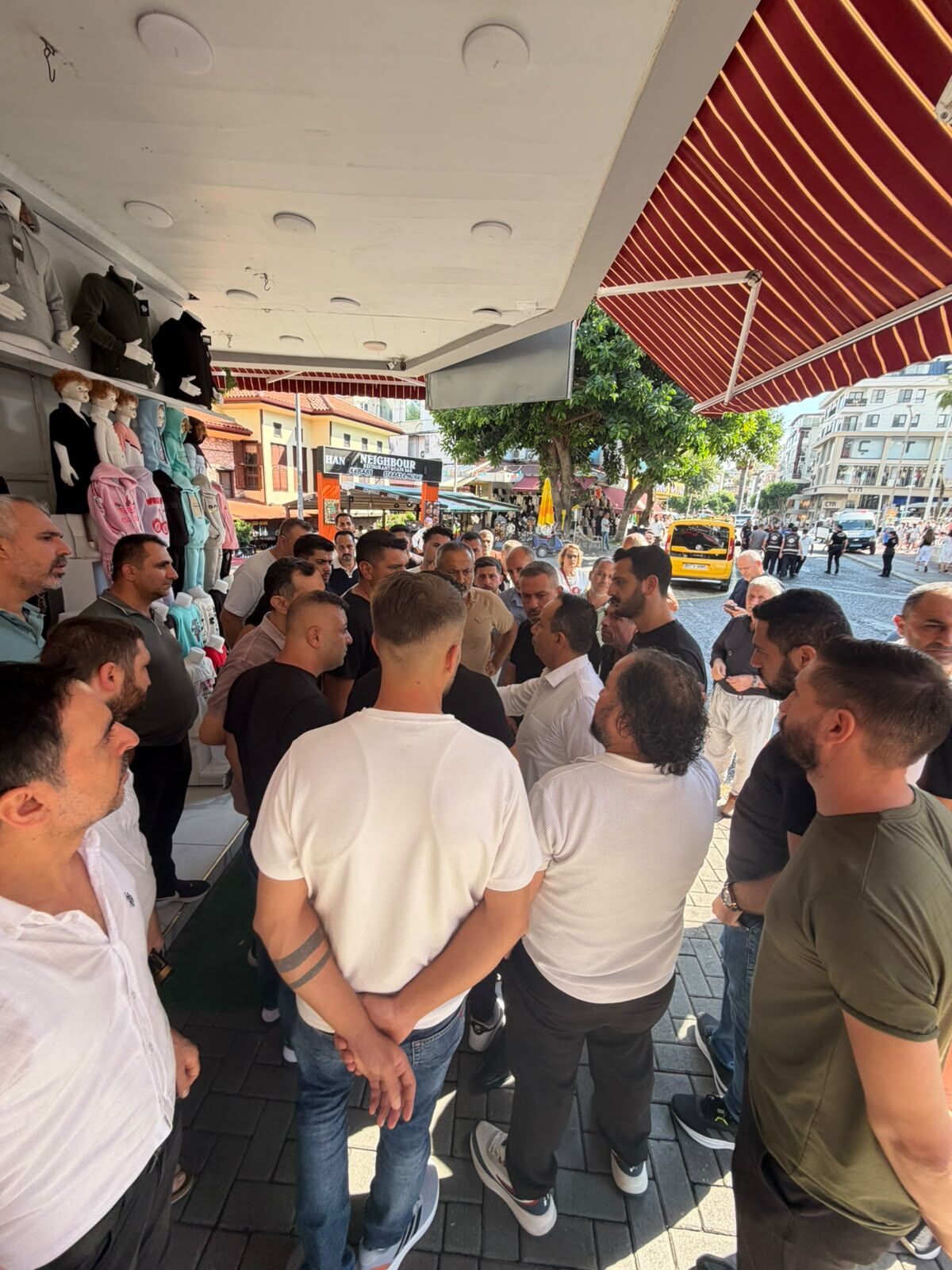 Alanya'da Esnaf Meydana Inecek! Marka Avukatları Zorluyor (4)