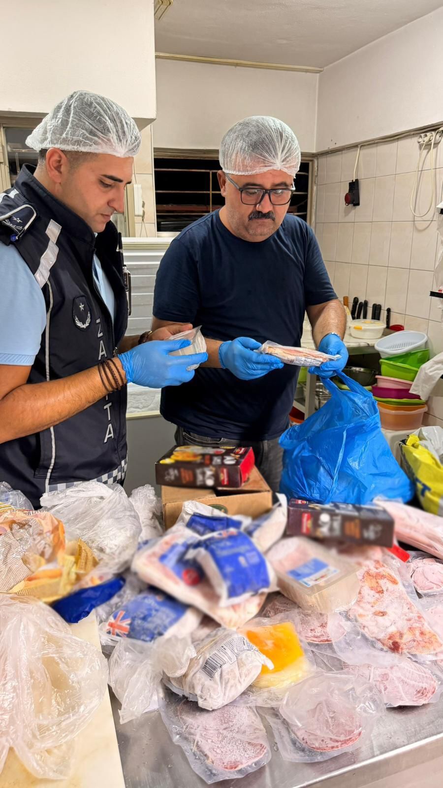 Alanya'da O Restoran Ve Kafenin Mutfağında Skandal! Mide Bulandırdı (5)