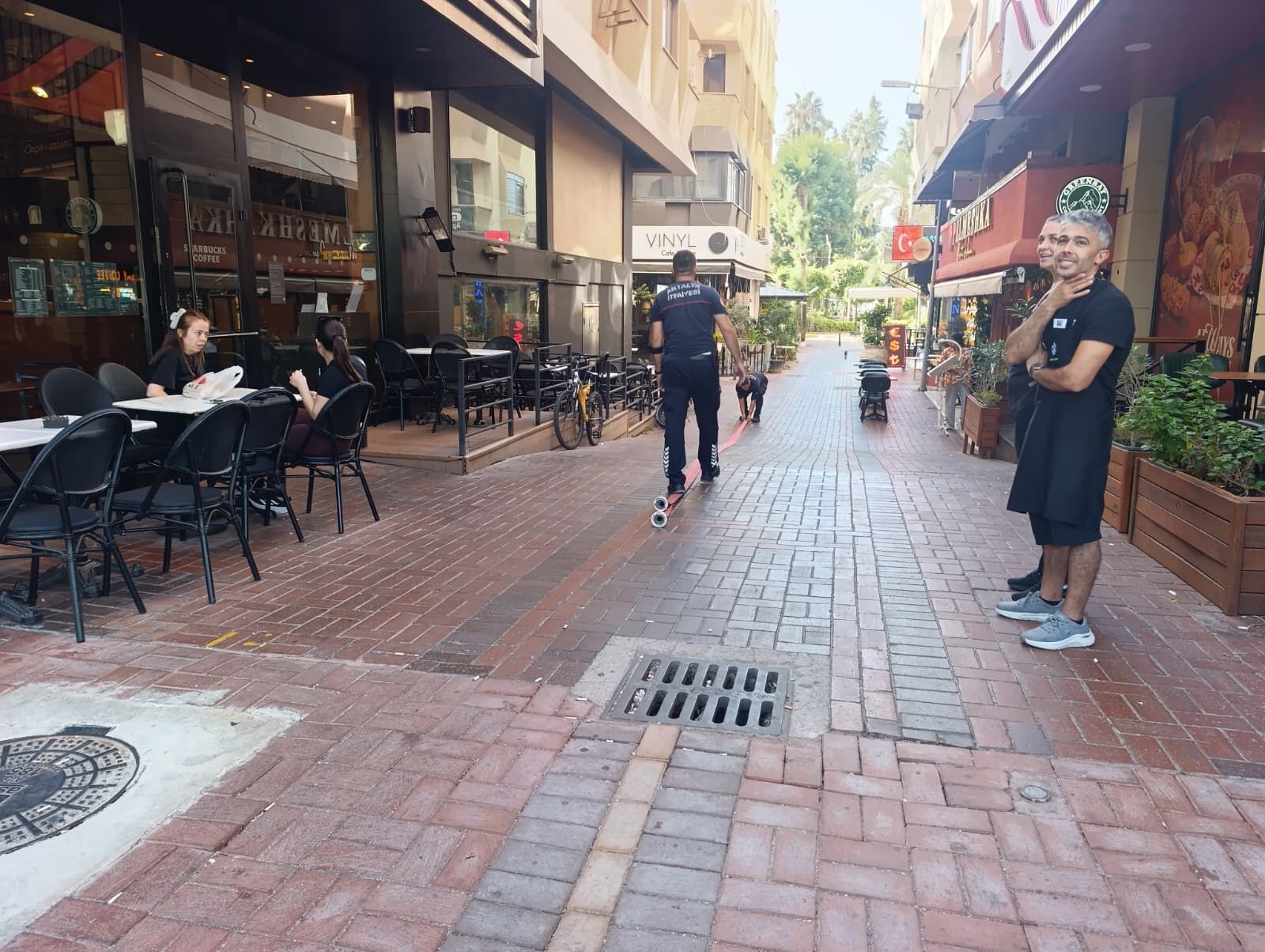 Alanya'nın Göbeğinde Yangın Paniği (3)