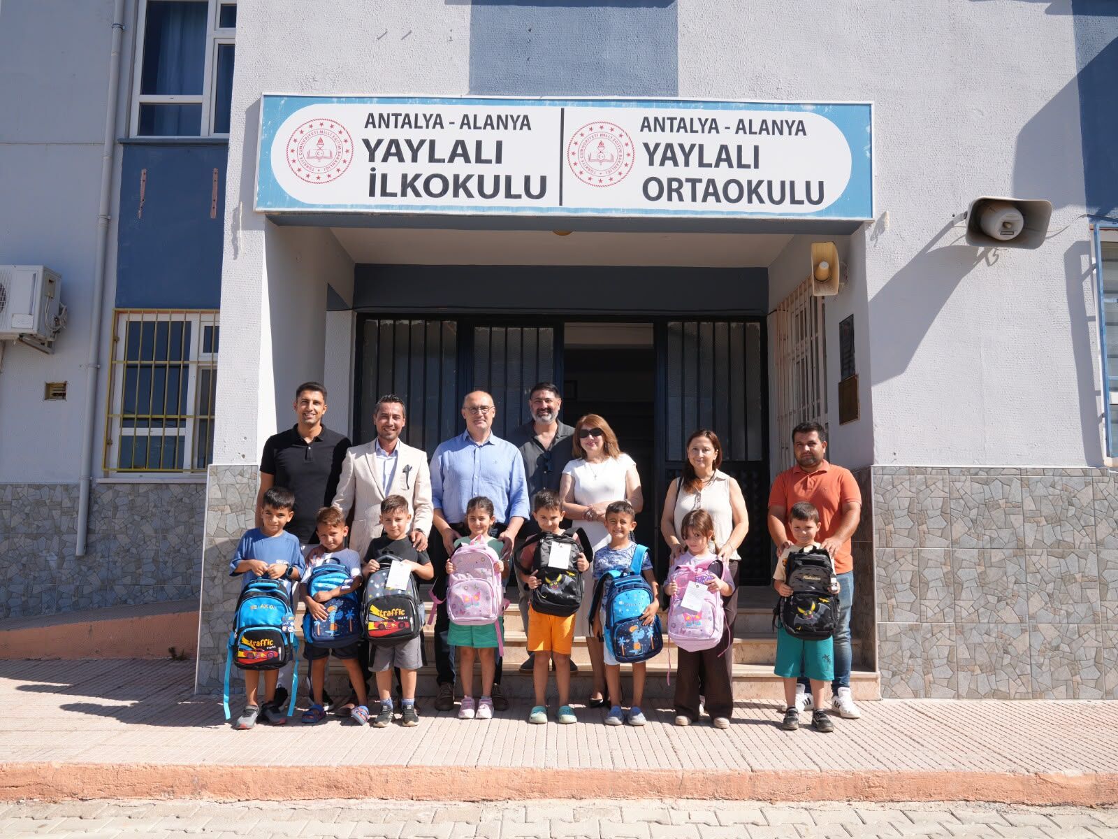 Alanya'nın Kırsalındaki Birinci Sınıf Öğrencilere Belediyeden Sürpriz Destek (3)