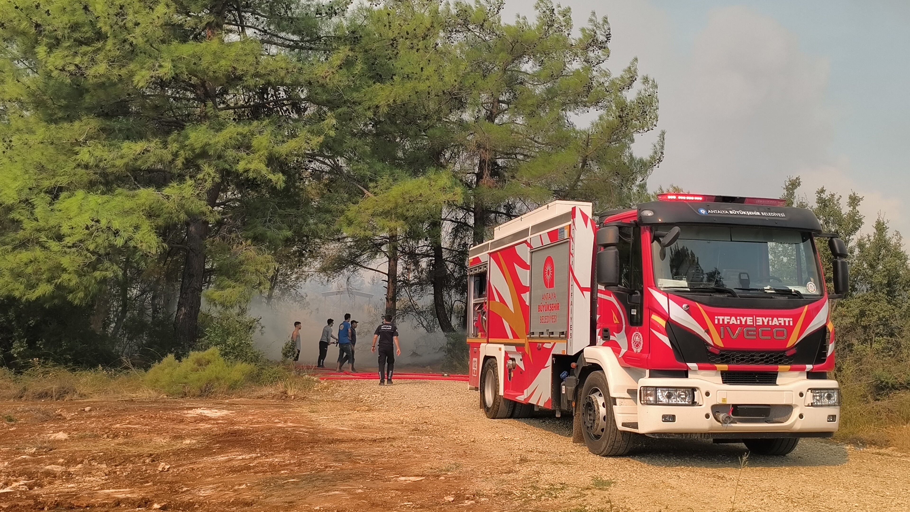 Antalya Aksu'da Yangın Sönmüyor! 720 Kişi Tahliye Edildi (5)