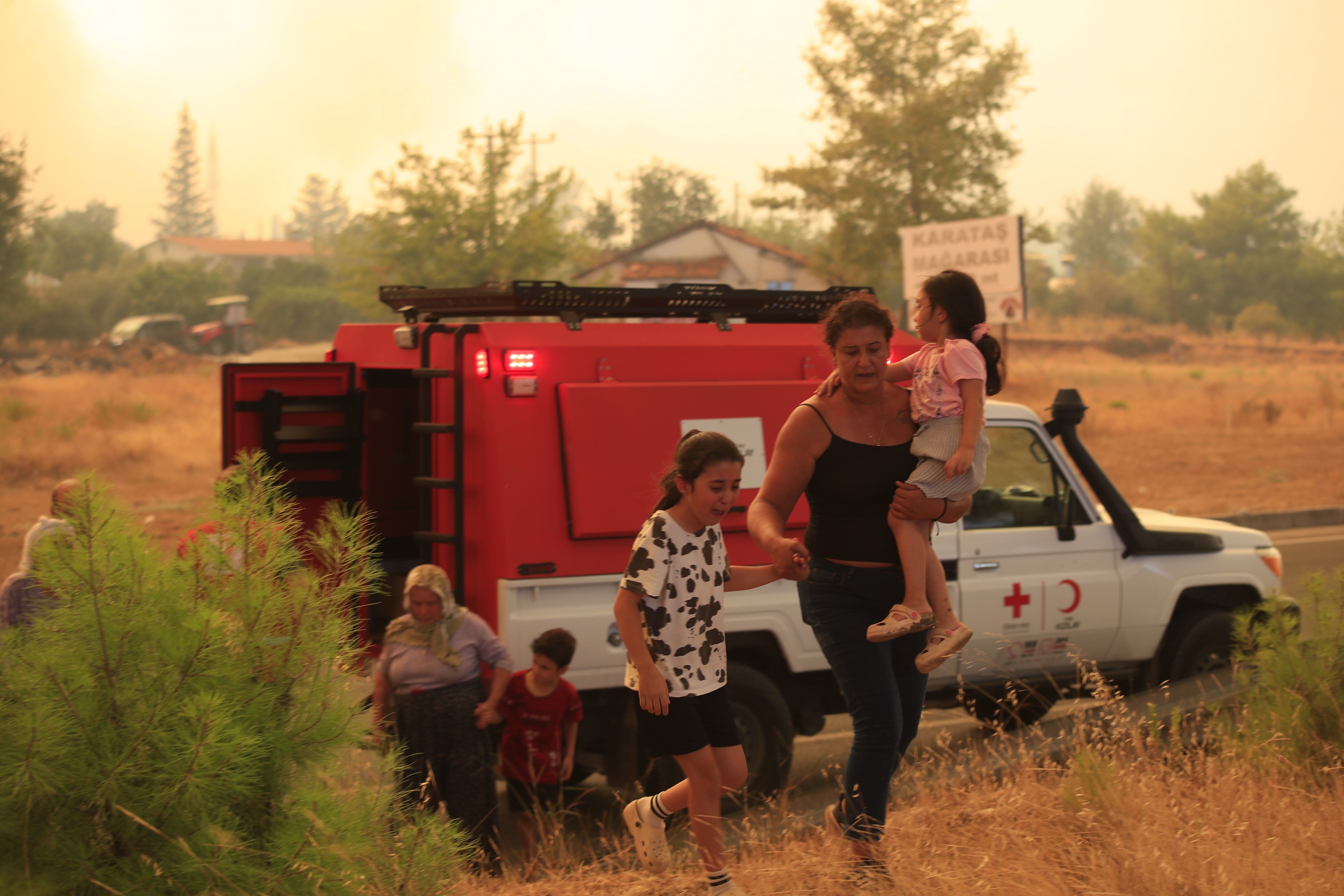 Antalya Isparta Yolu Alevler Yön Değiştirince Kapatıldı! Sakın Geçmeyin (7)