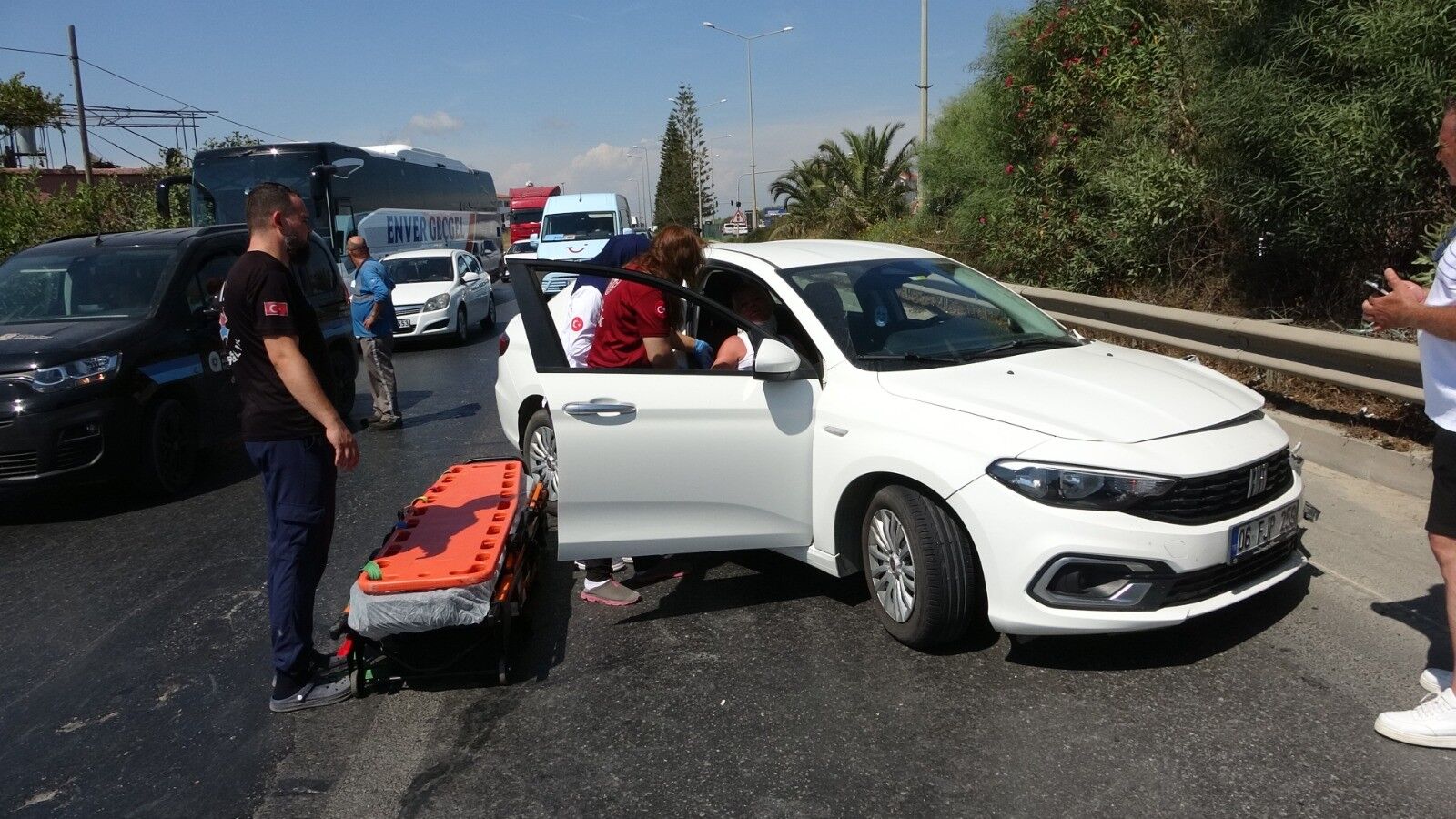 Antalya Manavgat Yolunda Tanker Otomobille Çarpıştı (1)