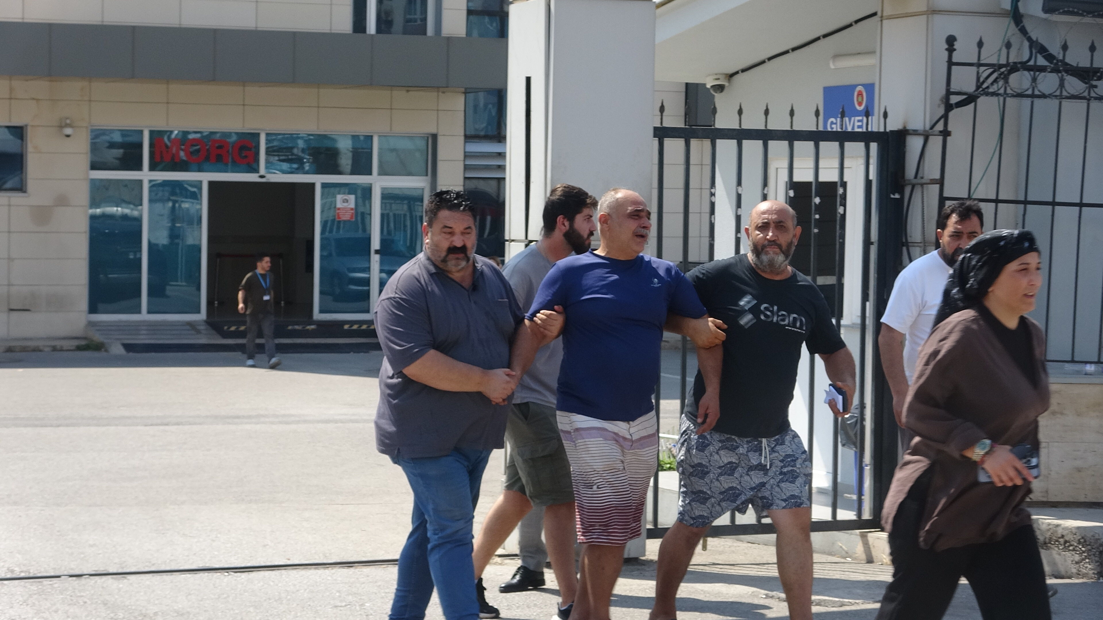 Antalya'da 24 Yaşındaki Hemşire Hayatını Kaybetti (1)