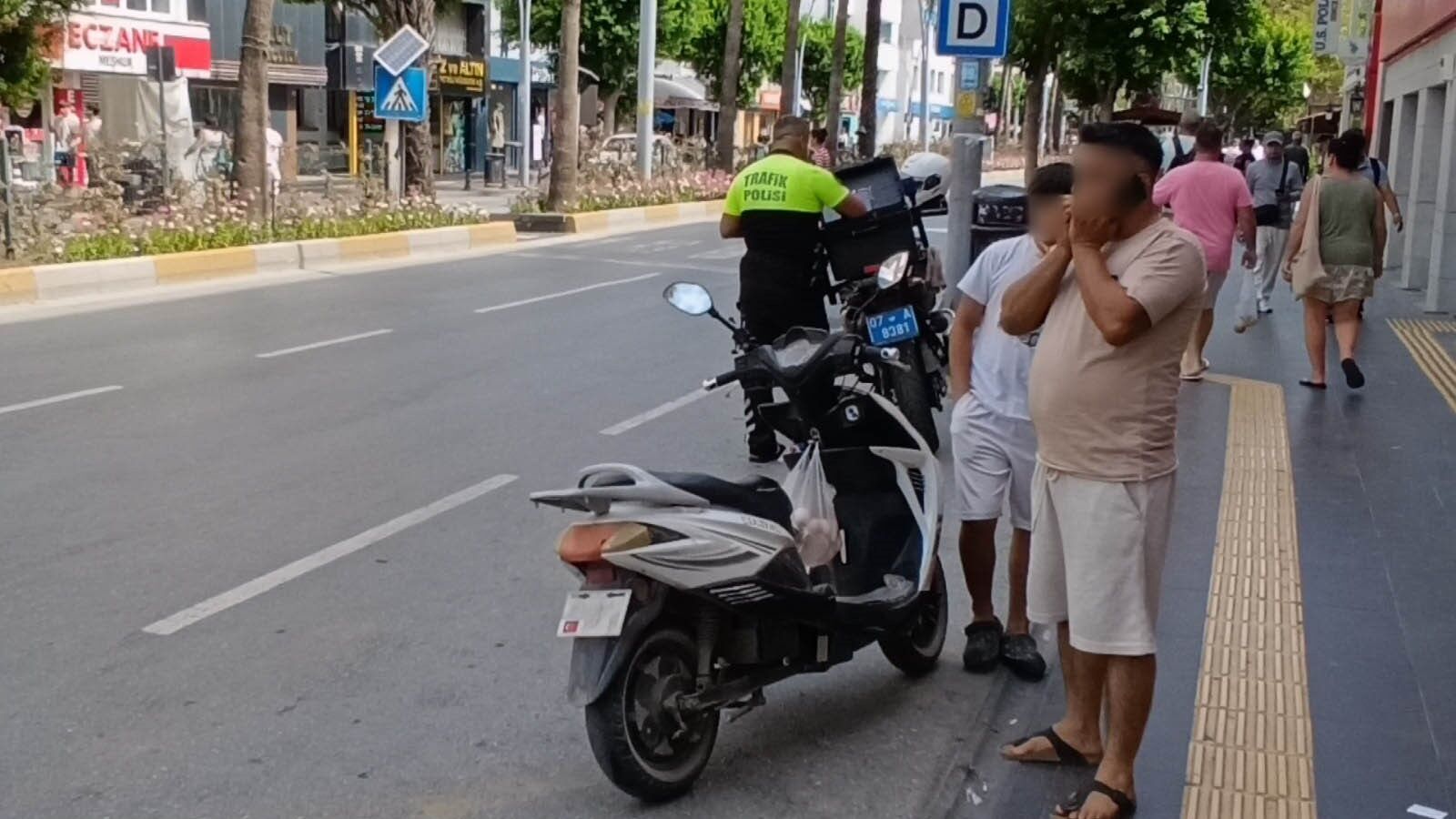 Antalya'da Arkadaşından Emanet Motor Aldı, Ehliyeti Gitti (3)