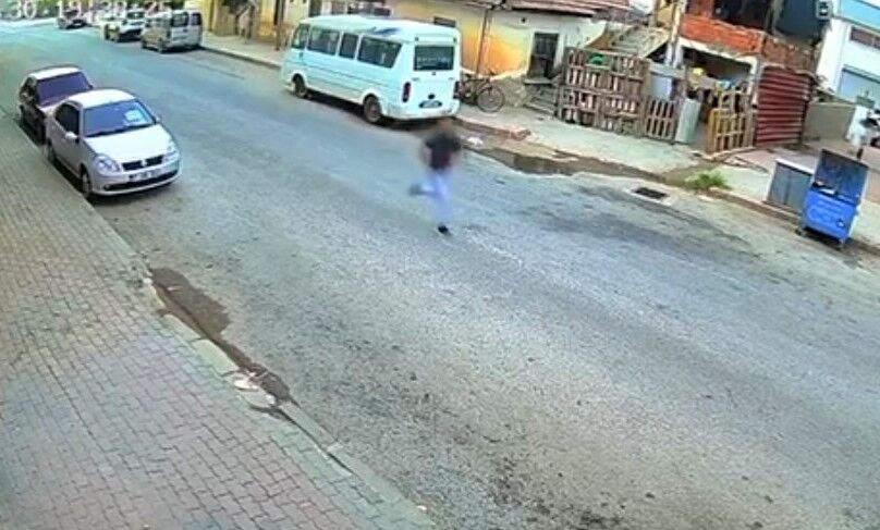 Antalya'da Bıçaklayıp Kaçtı, Polise 'Oyun Bitti' Diyerek Teslim Oldu (2)
