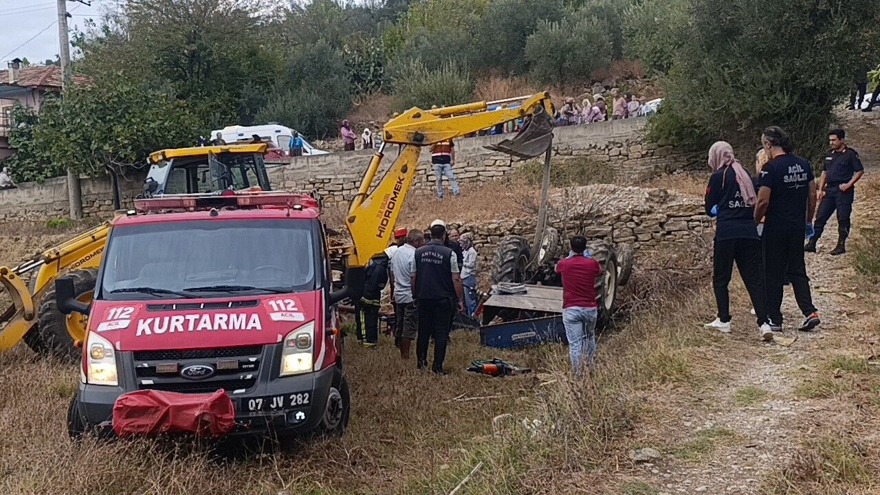 Antalya'da Edebiyat Öğretmeni Traktörün Altında Can Verdi (1)