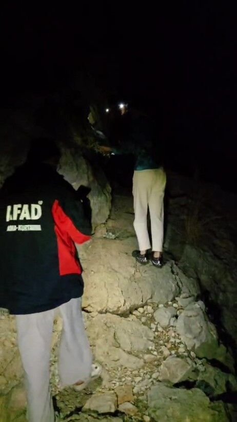 Antalya'da Kaybolan Iki Rus Turist Saatlerce Arandı (2)