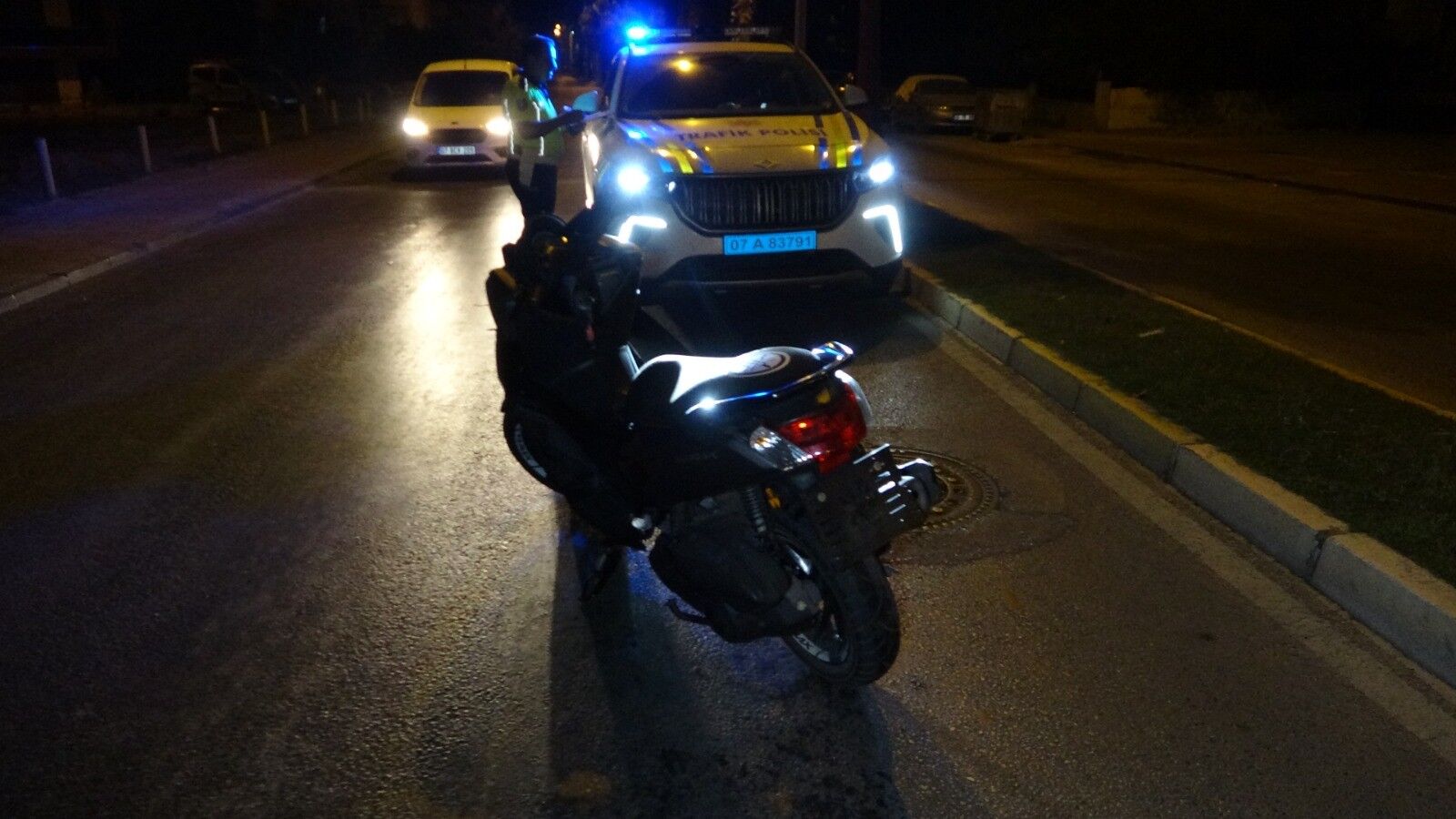 Antalya'da Motosiklet Sürücüsünün Ihlallerinin Bedeli Ağır Oldu (3)